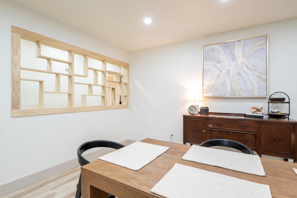CAROL ANNE MANOR - Residential