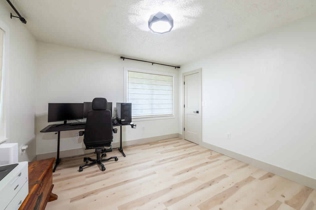 CAROL ANNE MANOR - Residential