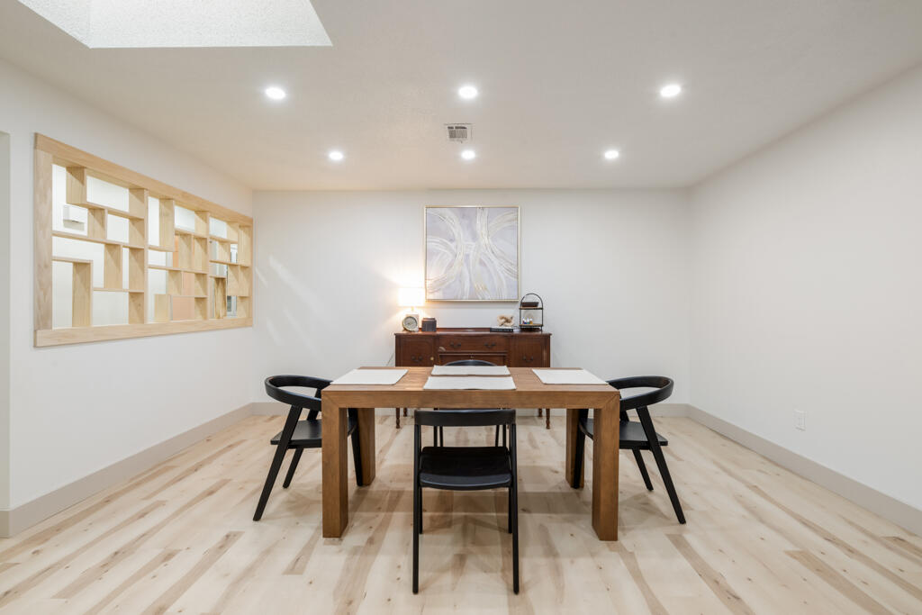CAROL ANNE MANOR - Residential