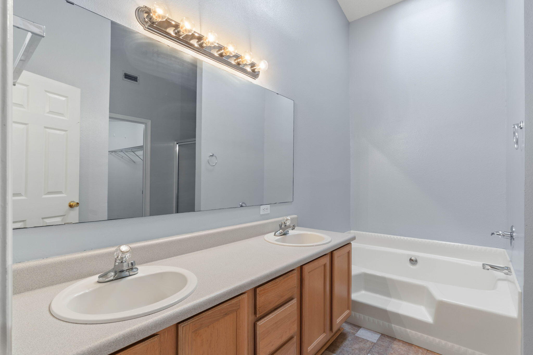 ROSS CROSSING - Residential