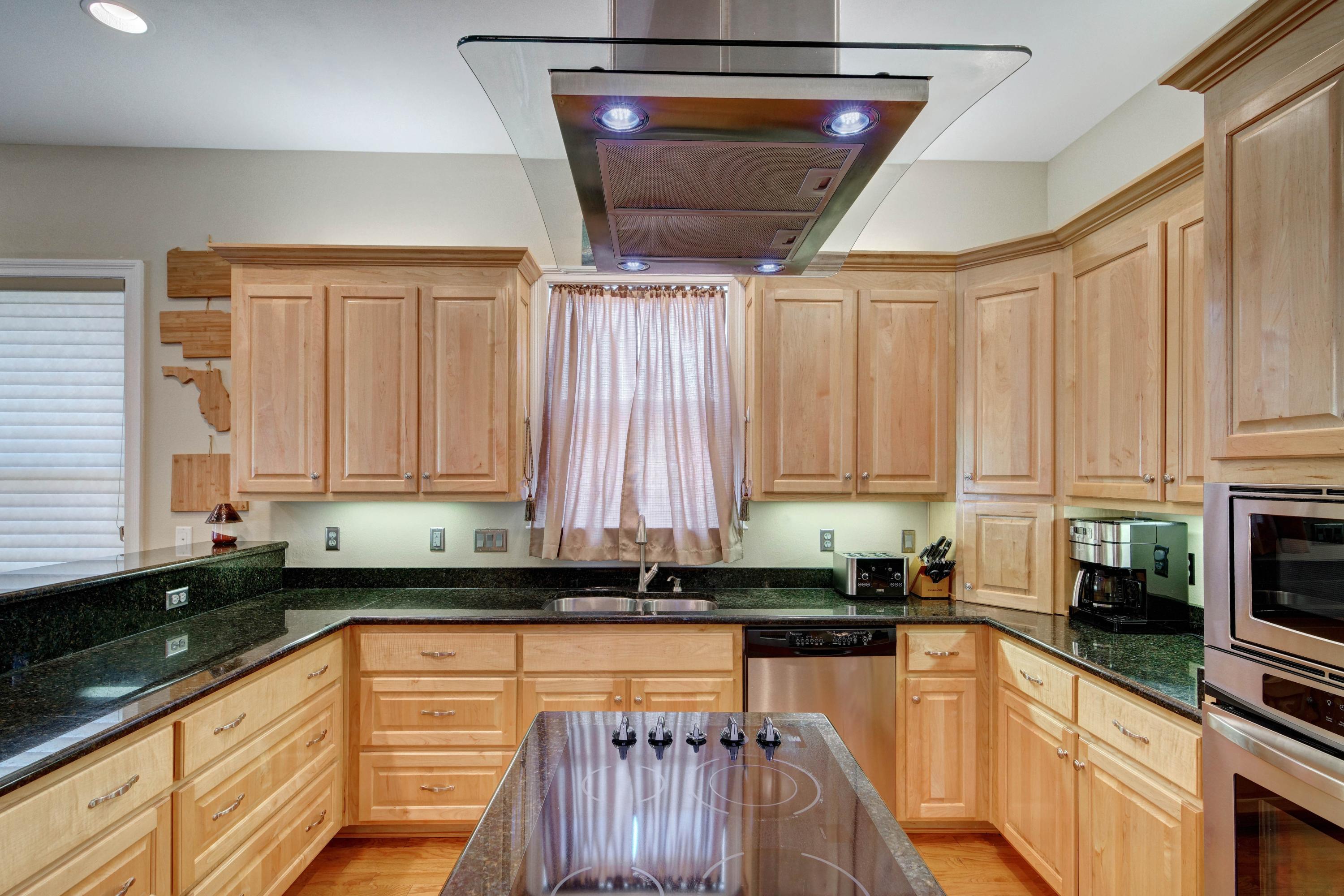 OAK POINTE - Residential