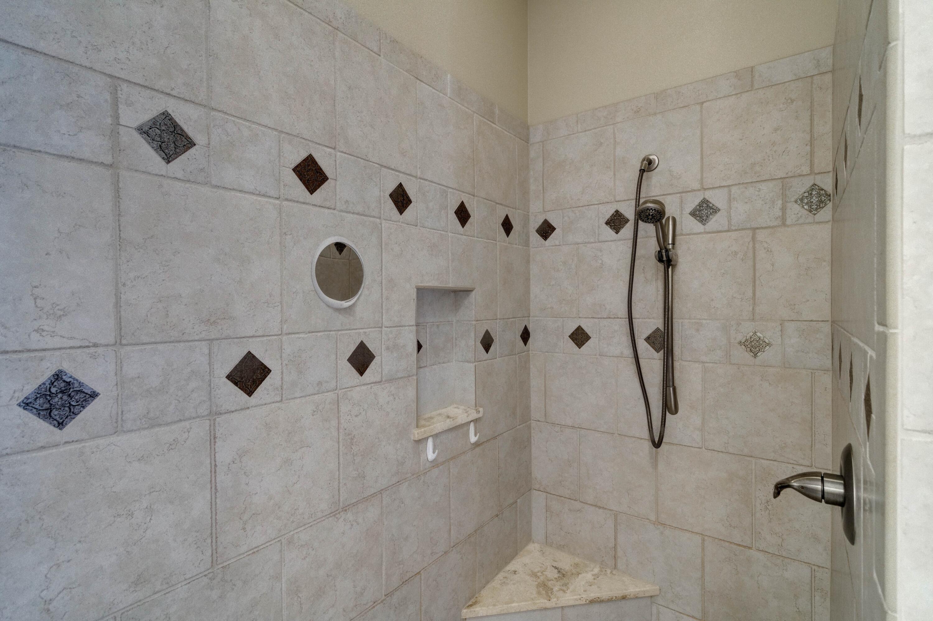 OAK POINTE - Residential