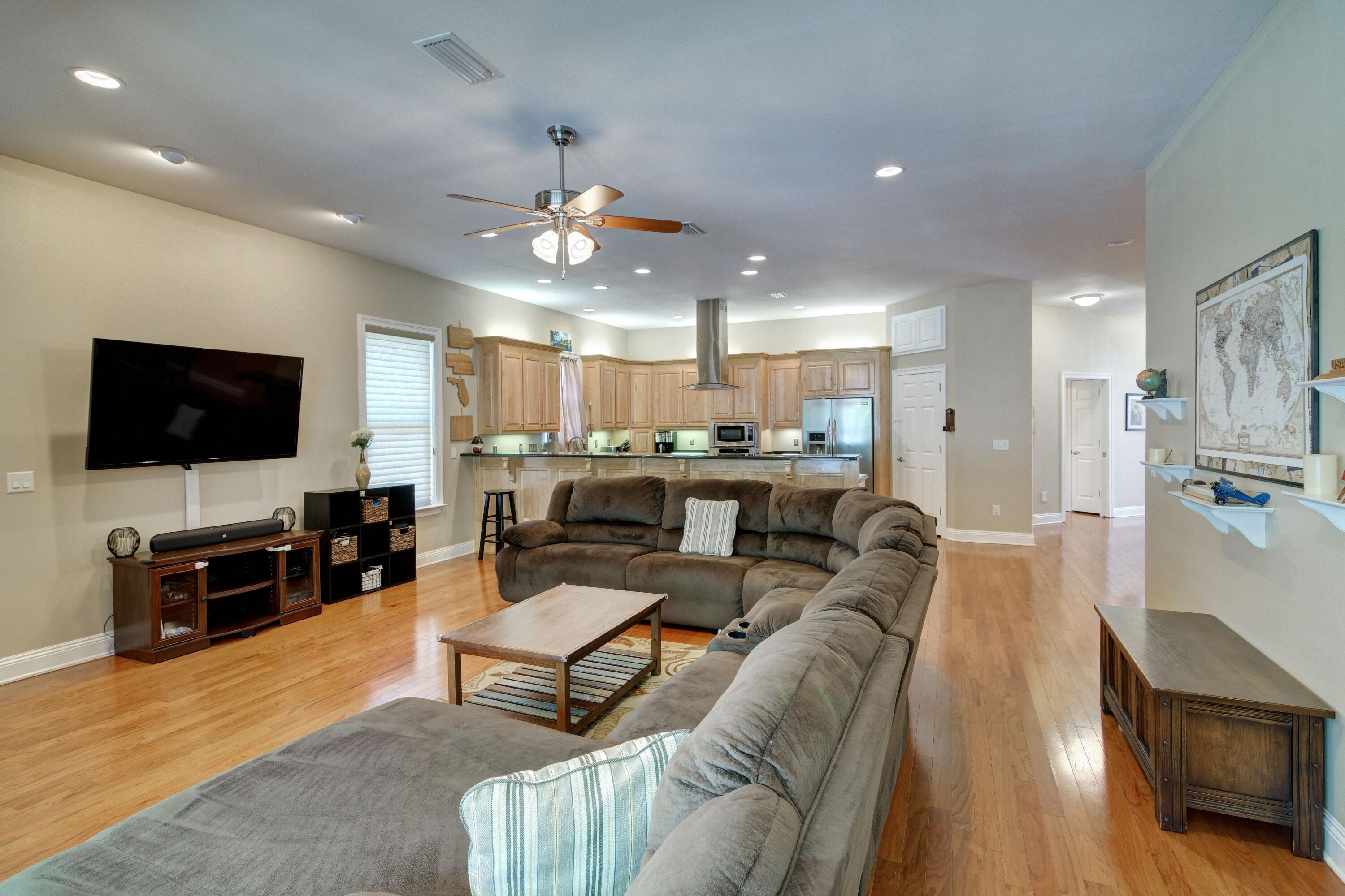 OAK POINTE - Residential