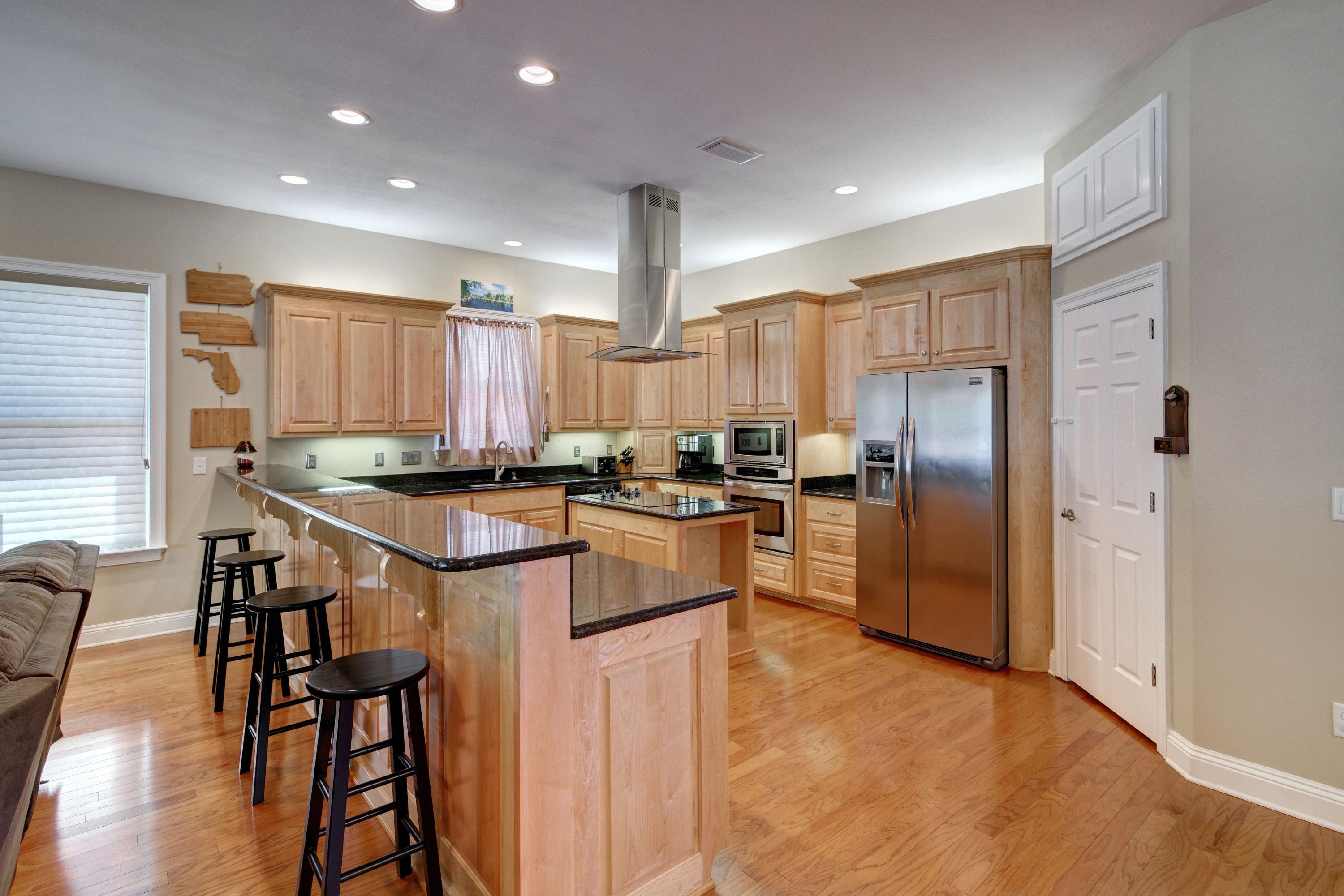 OAK POINTE - Residential