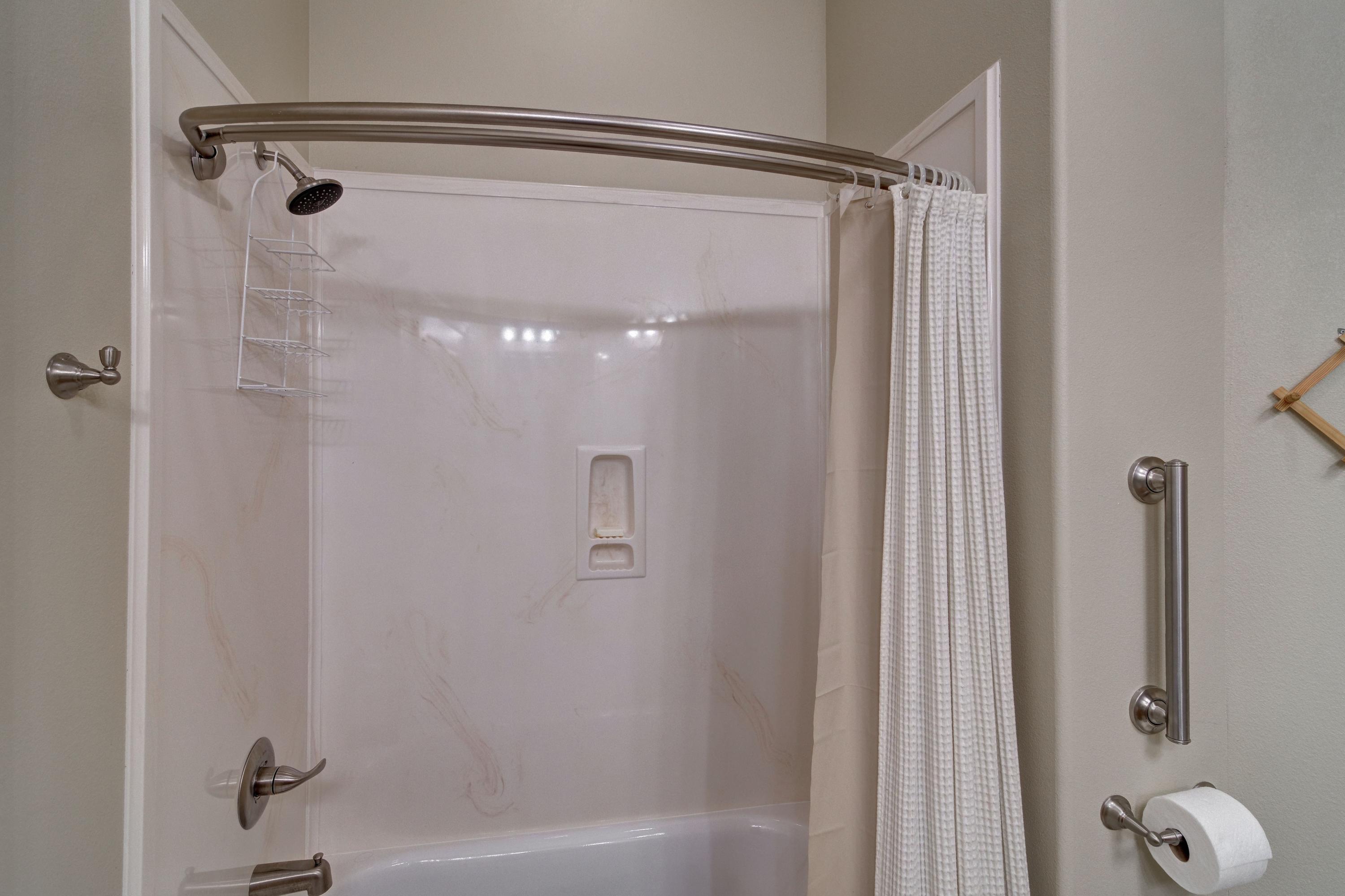 OAK POINTE - Residential