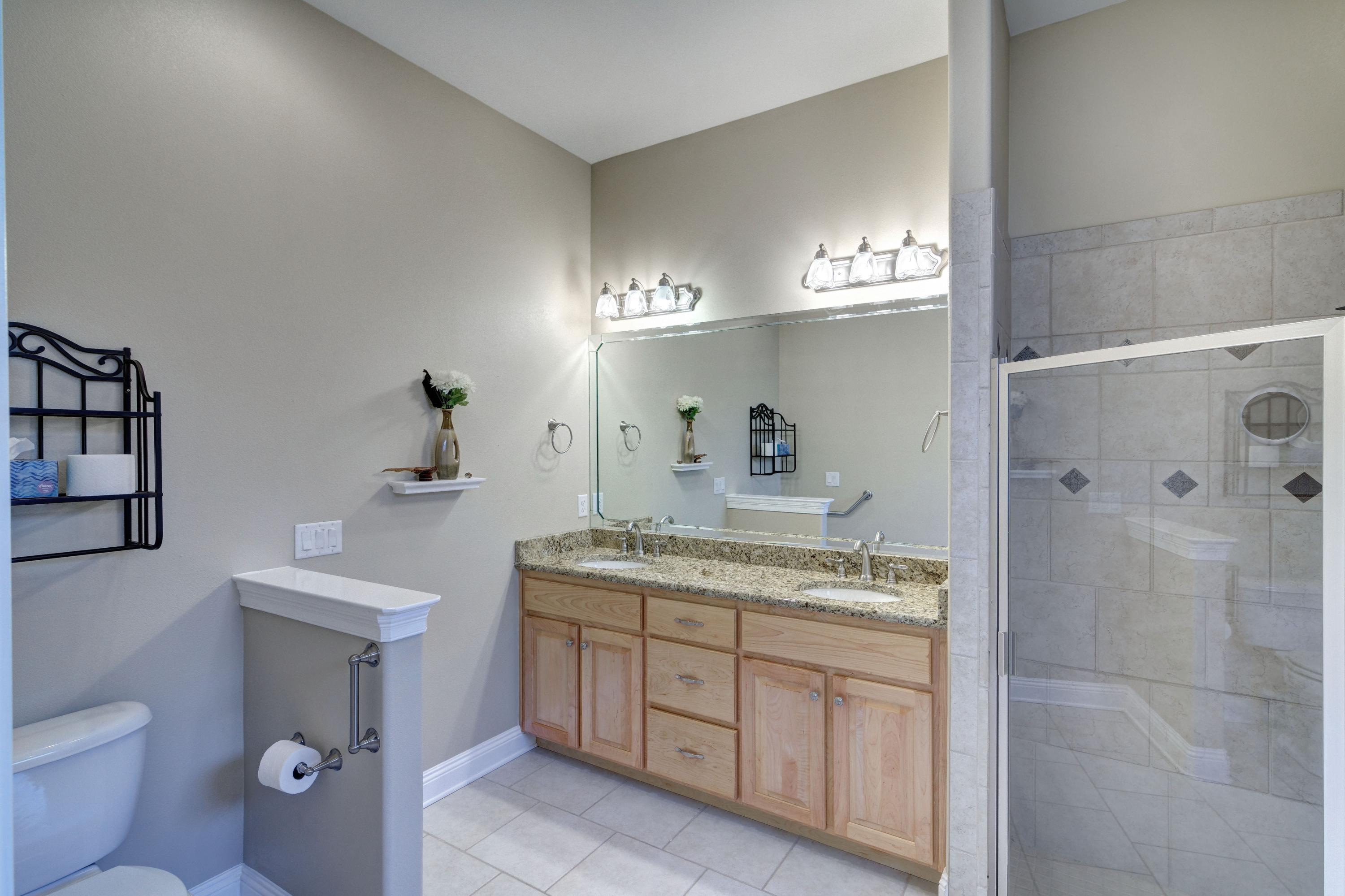 OAK POINTE - Residential