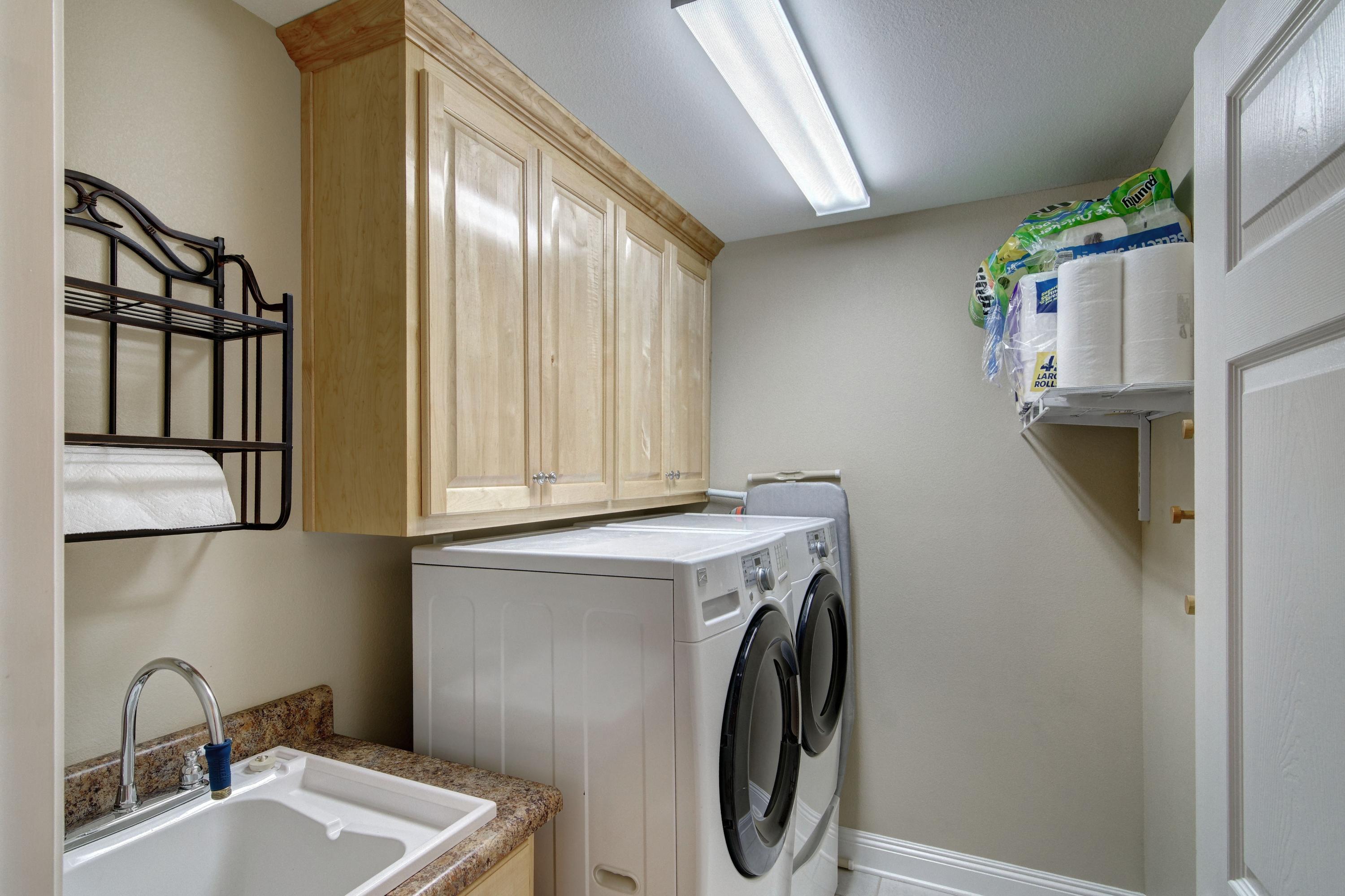 OAK POINTE - Residential