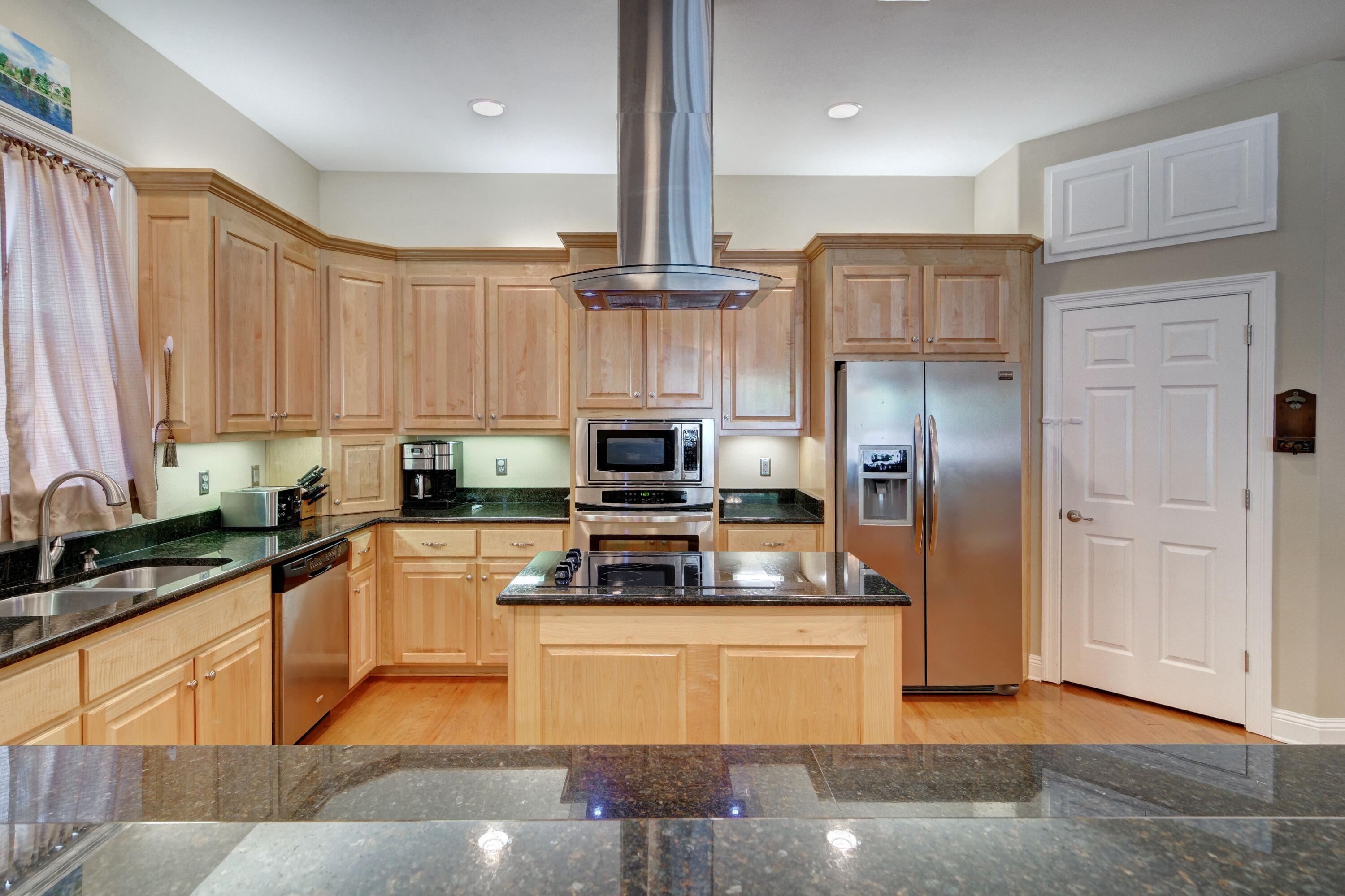 OAK POINTE - Residential