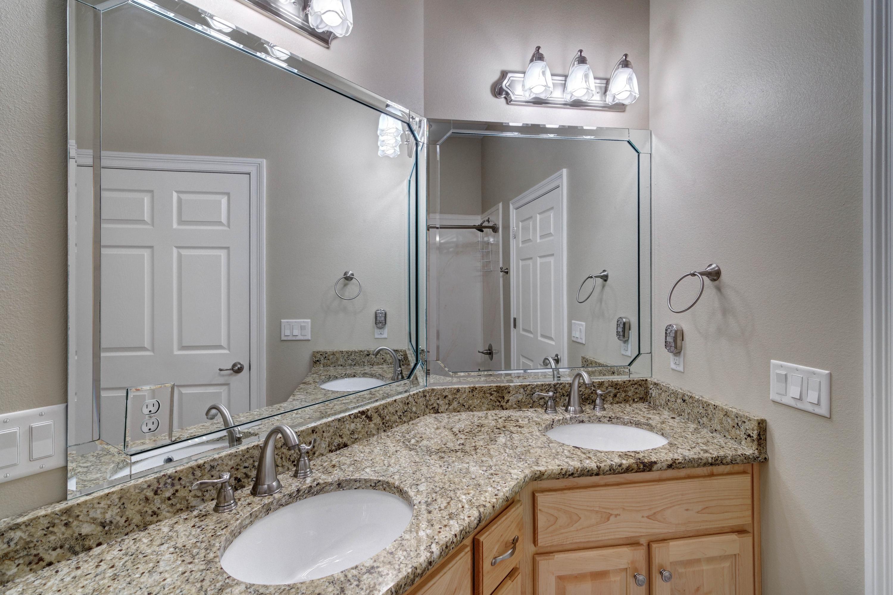 OAK POINTE - Residential