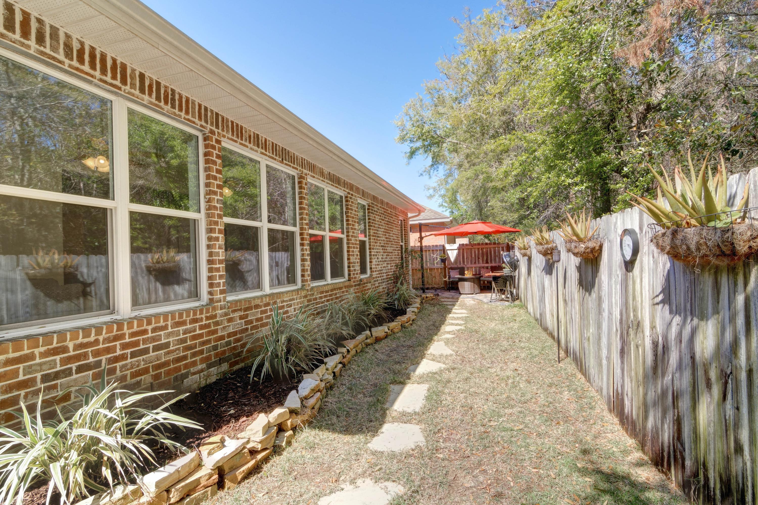 OAK POINTE - Residential