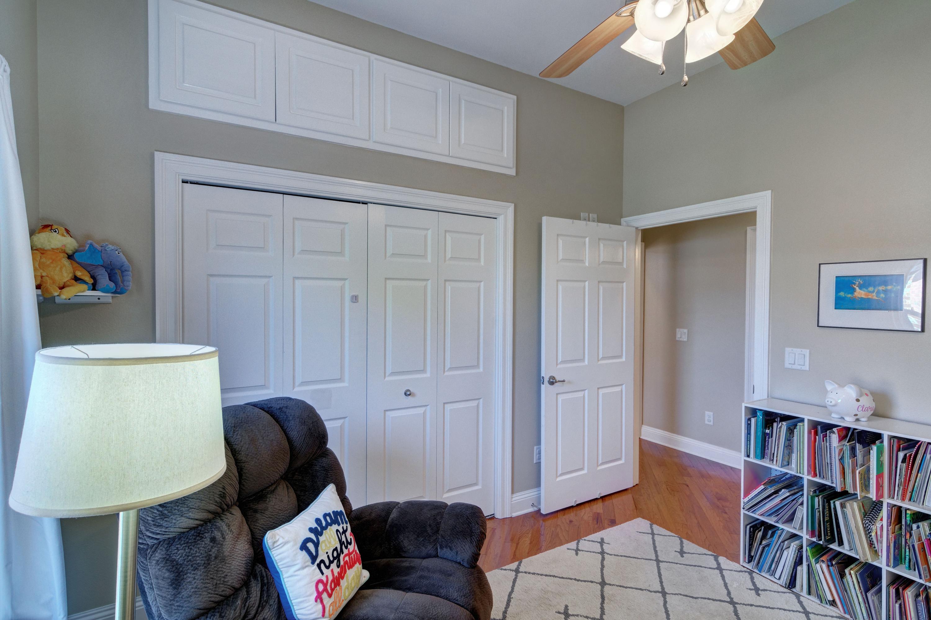 OAK POINTE - Residential