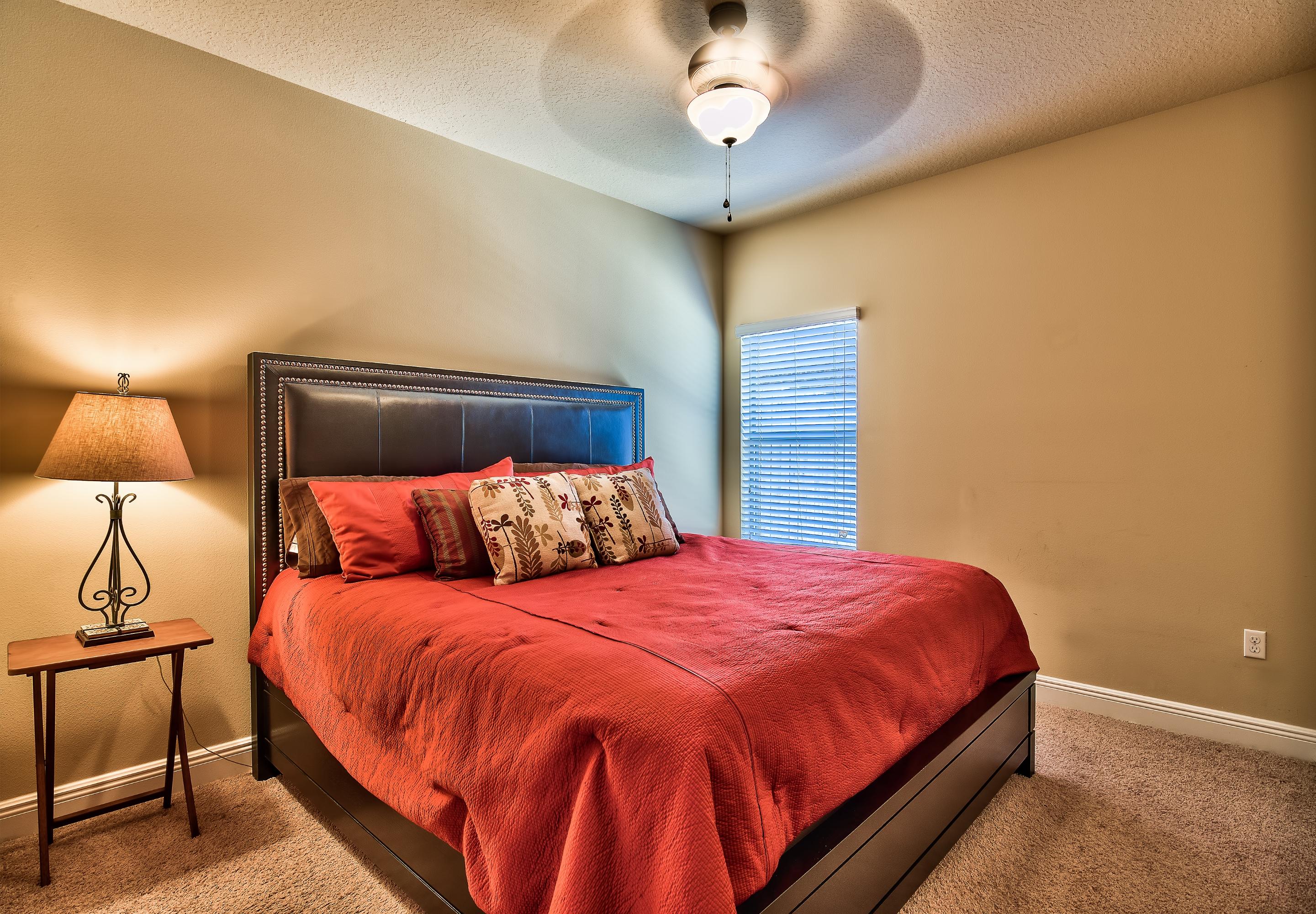 WHISPERING LAKE - Residential