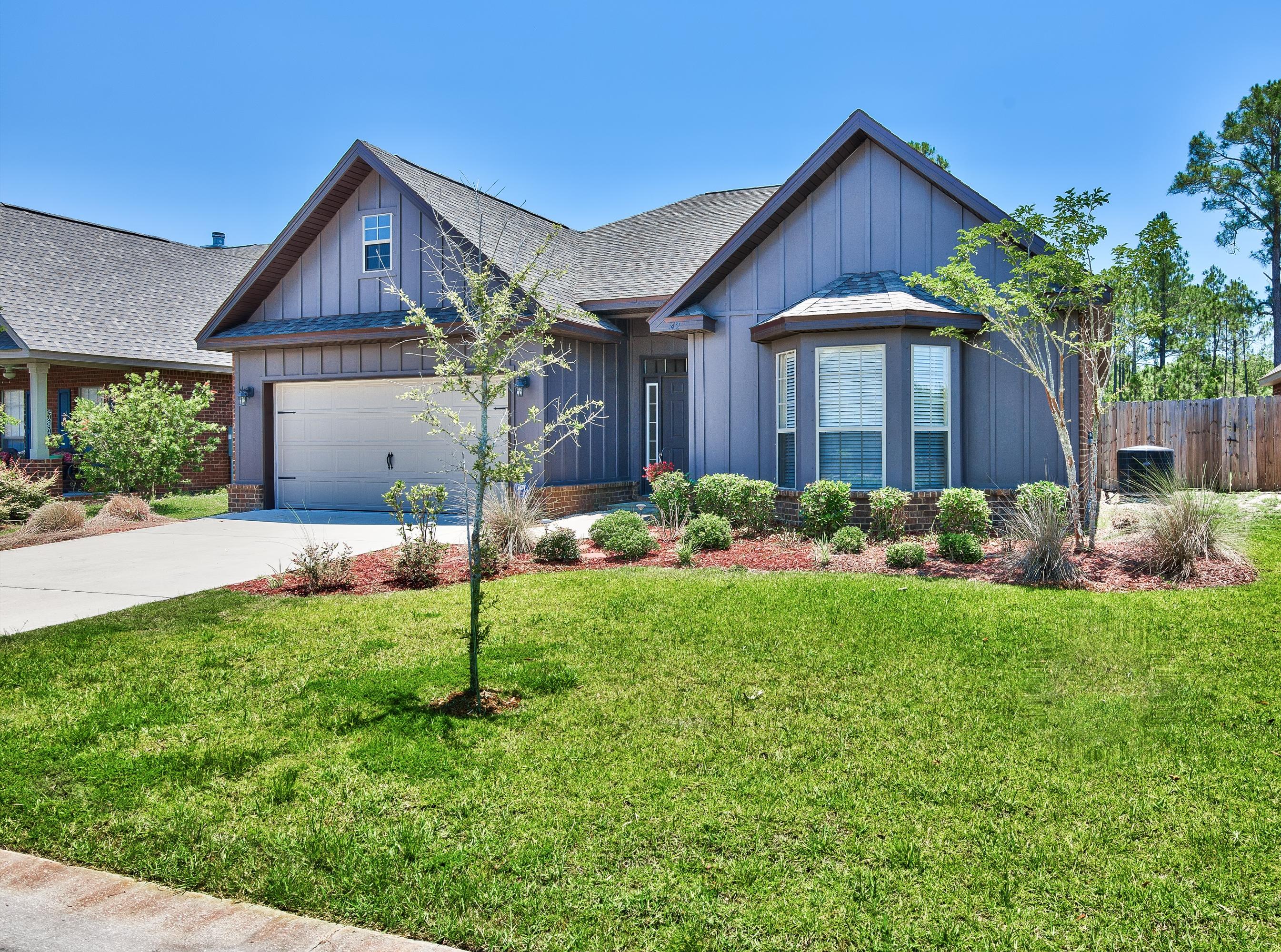 WHISPERING LAKE - Residential