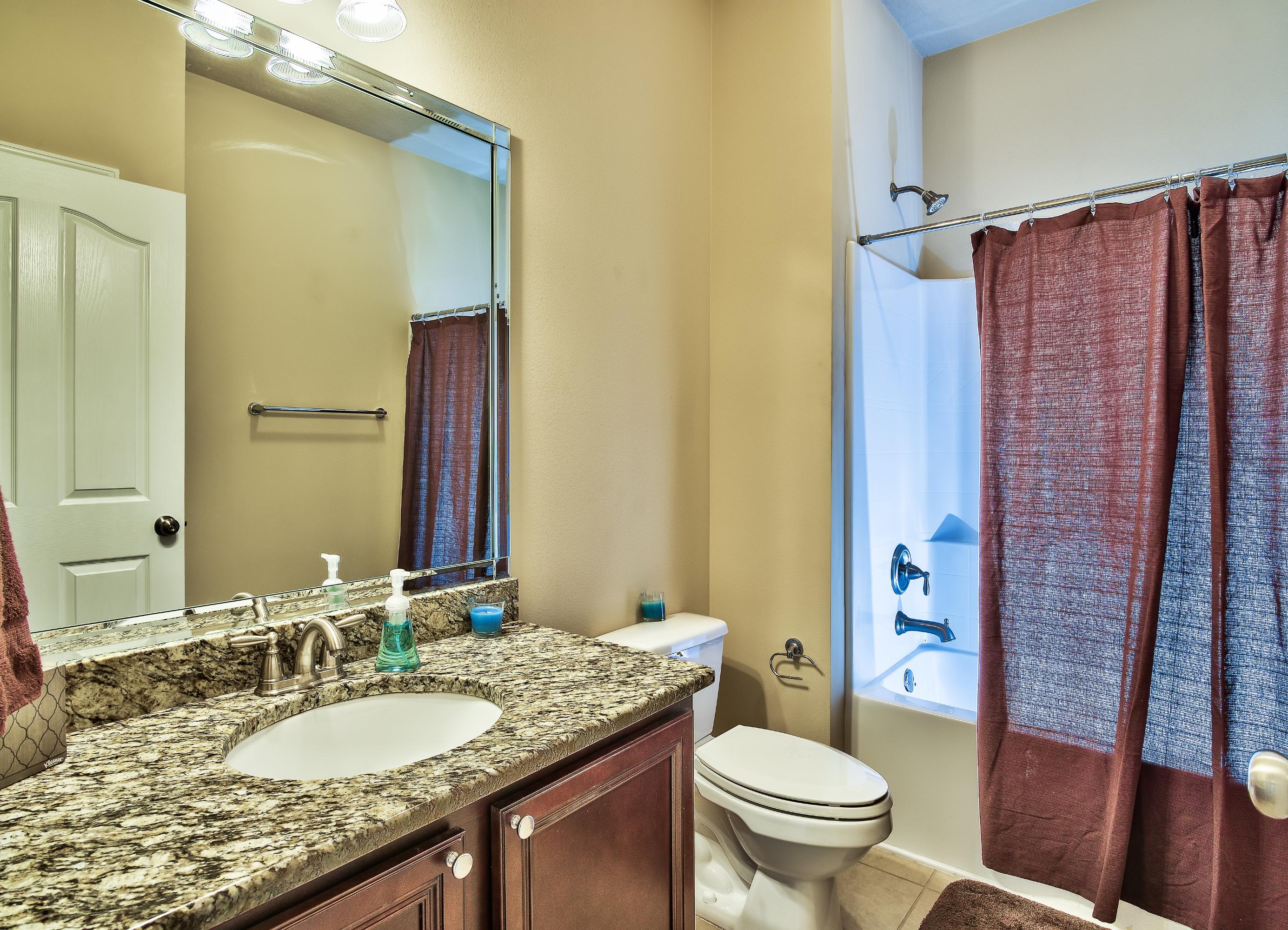 WHISPERING LAKE - Residential