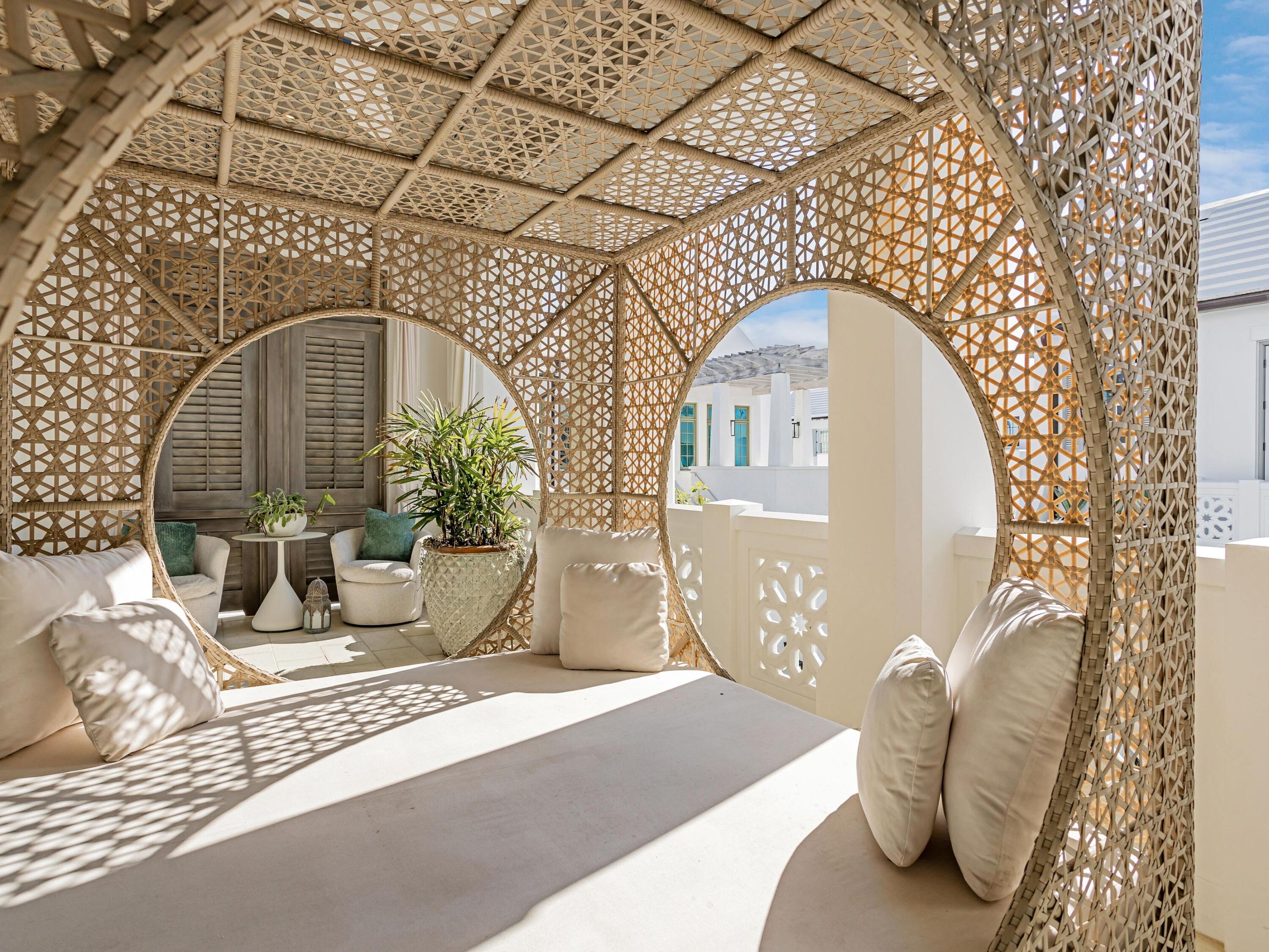 ALYS BEACH - Residential