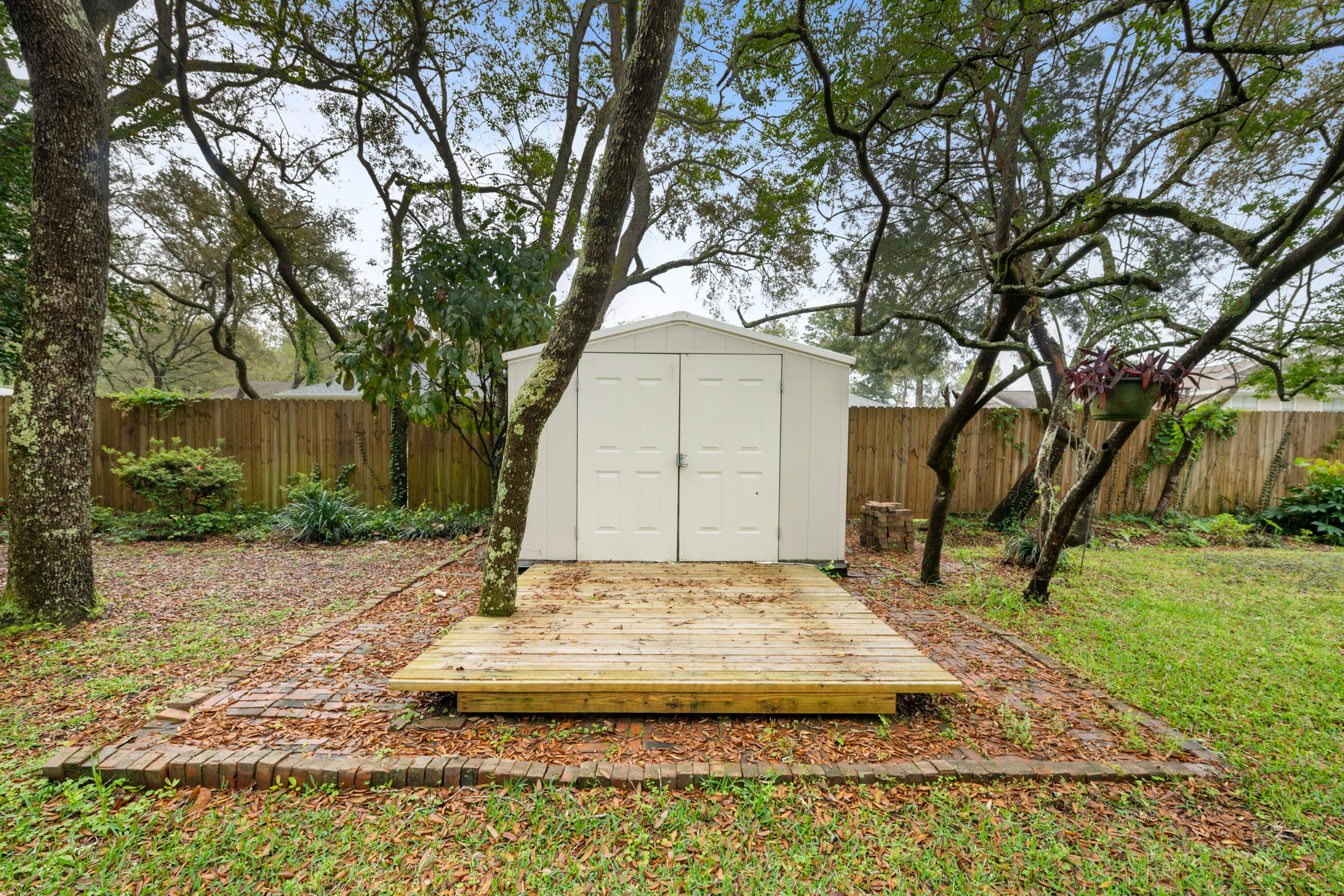 BAYOU POQUITO - Residential