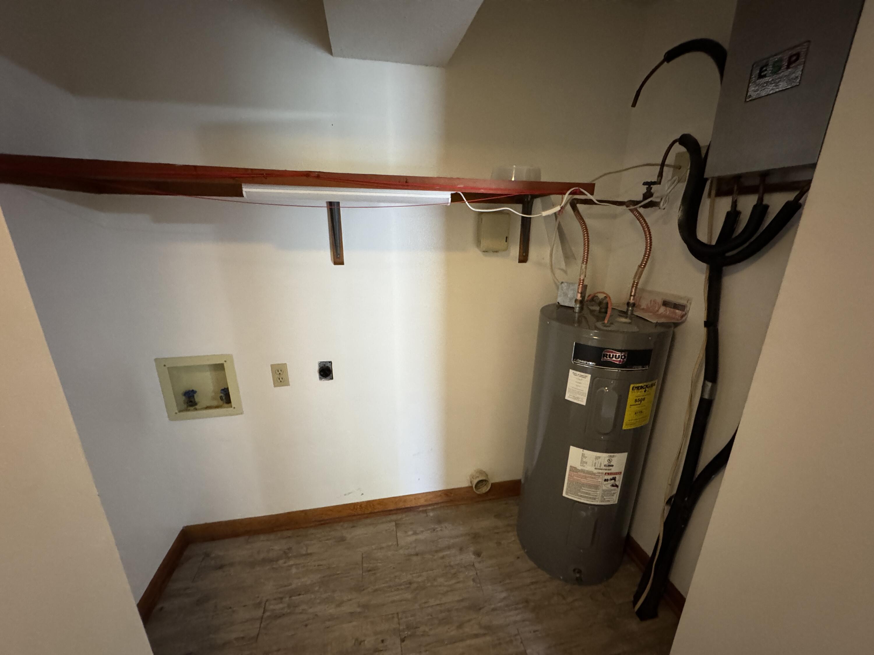 CEDAR RIDGE - Residential Lease