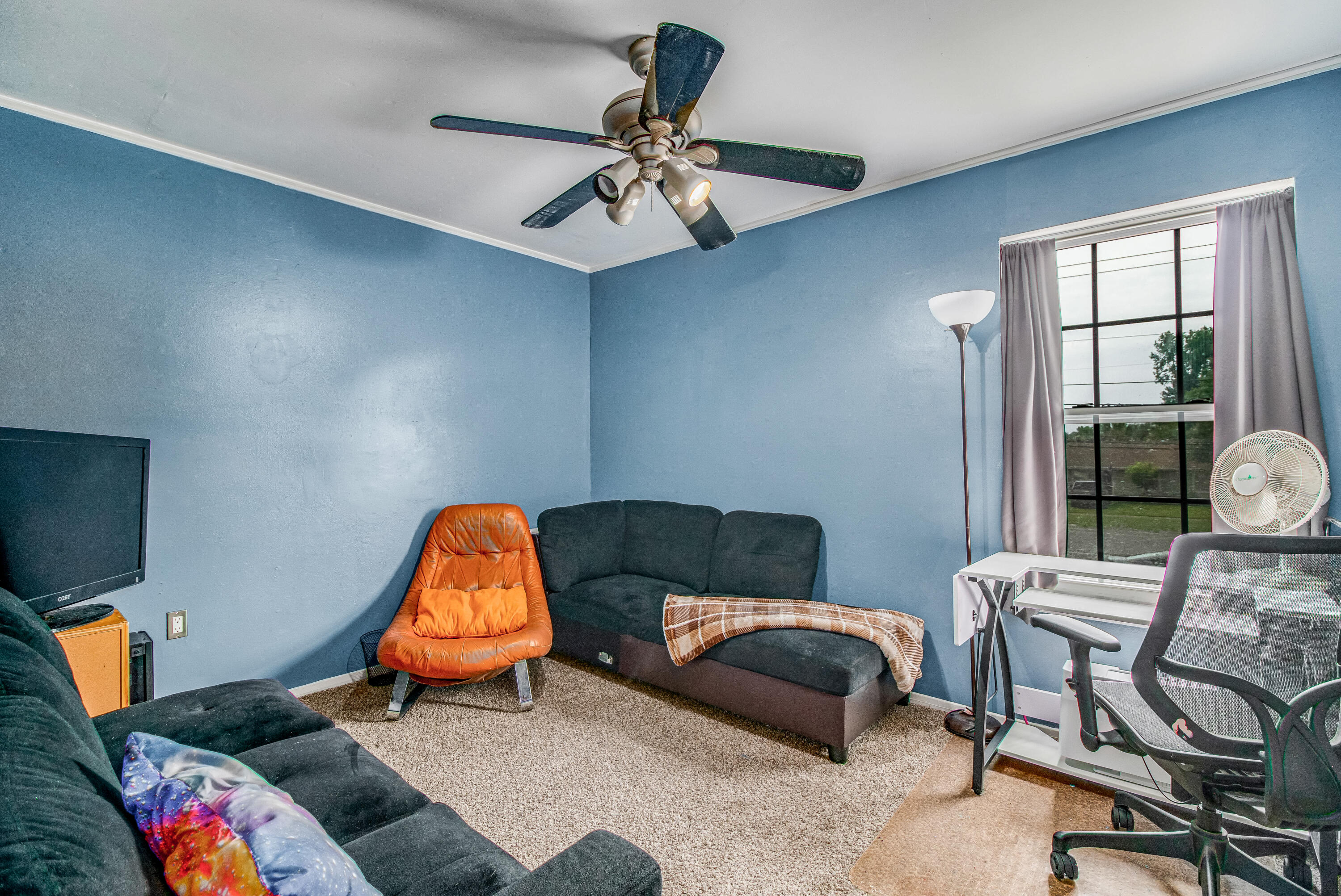 MONTAGE MANOR - Residential