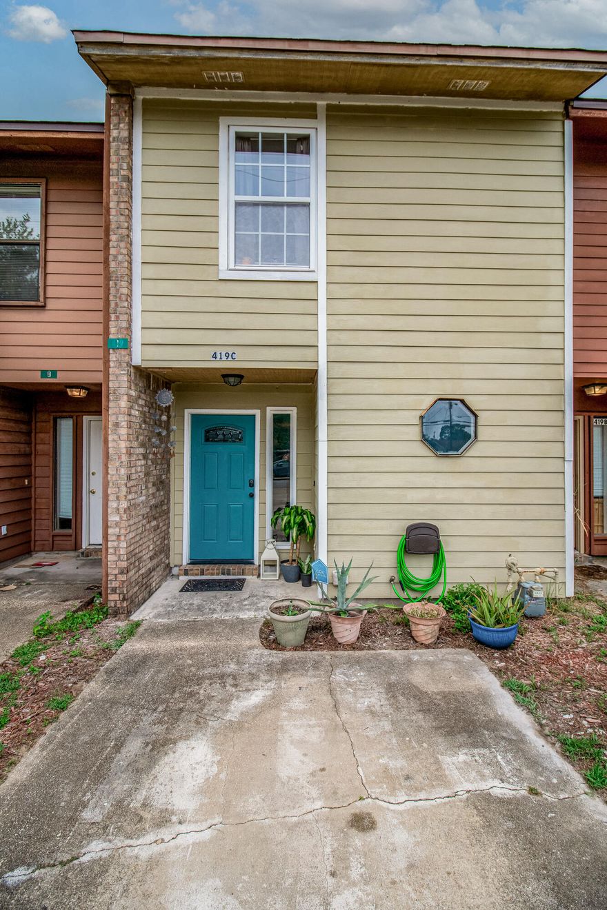 Great townhome 10 minutes to the beach priced well below value!  Come add your personal touches and see what its like to live on the Emerald Coast.