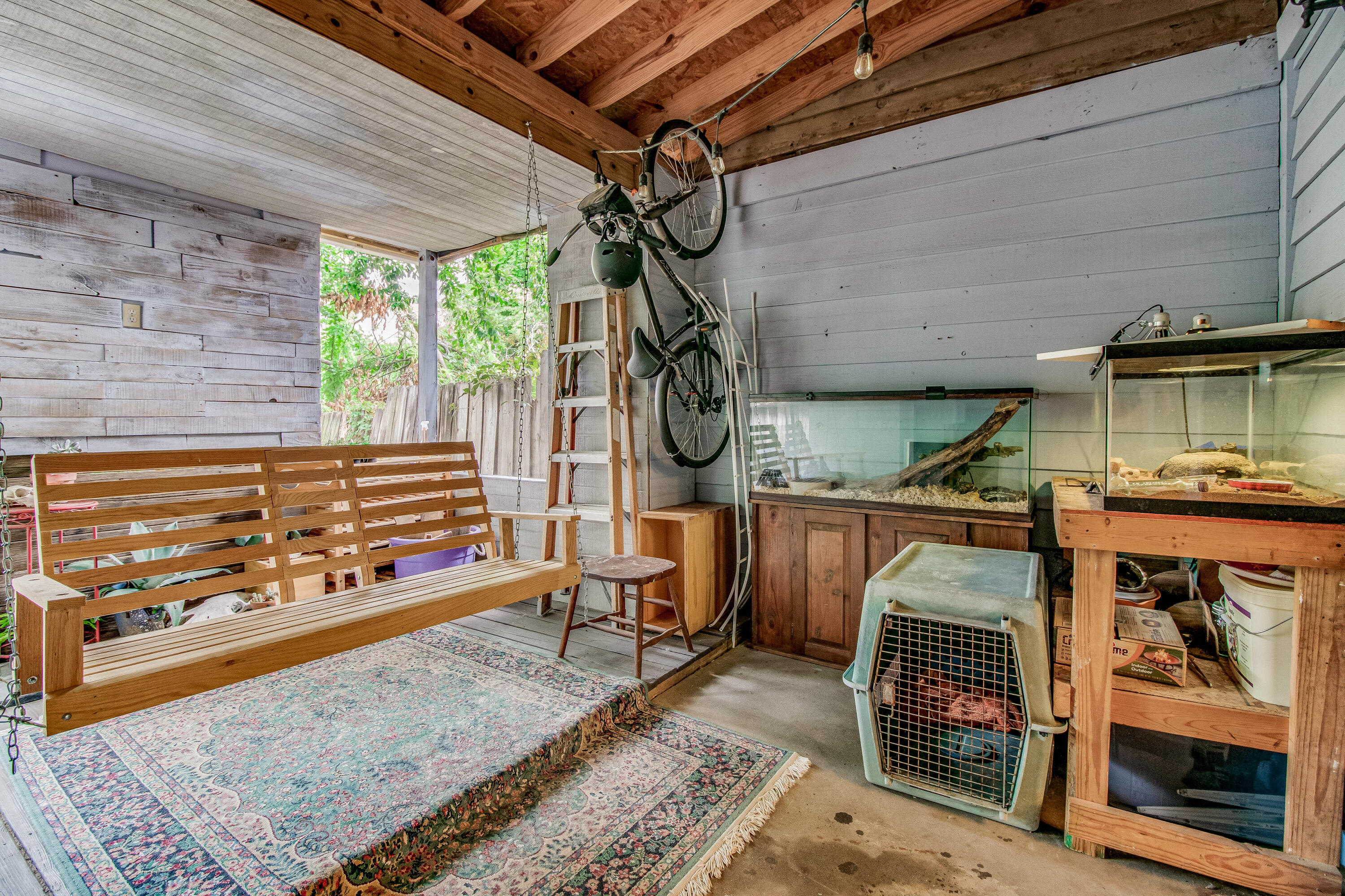 MONTAGE MANOR - Residential