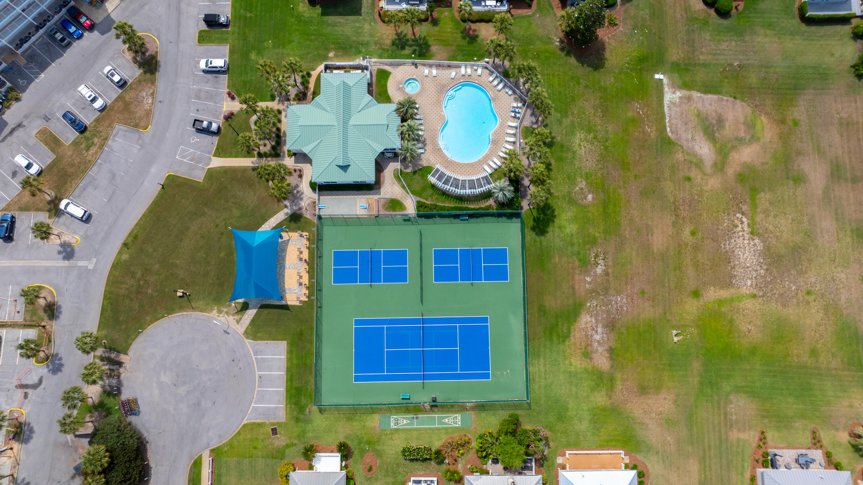 MARAVILLA CONDO 2 - Residential
