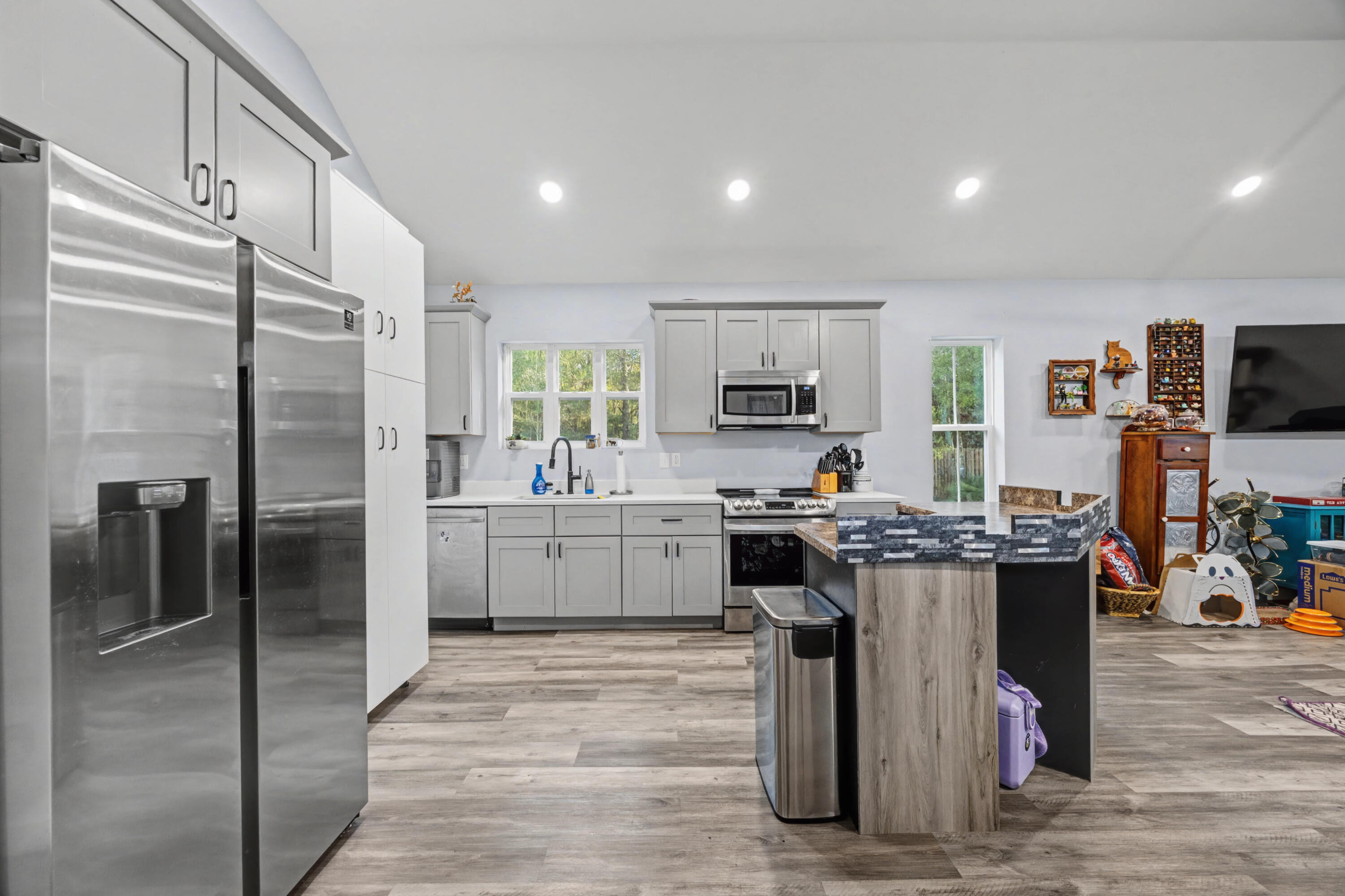 OAKWOOD LAKES ESTATES - Residential