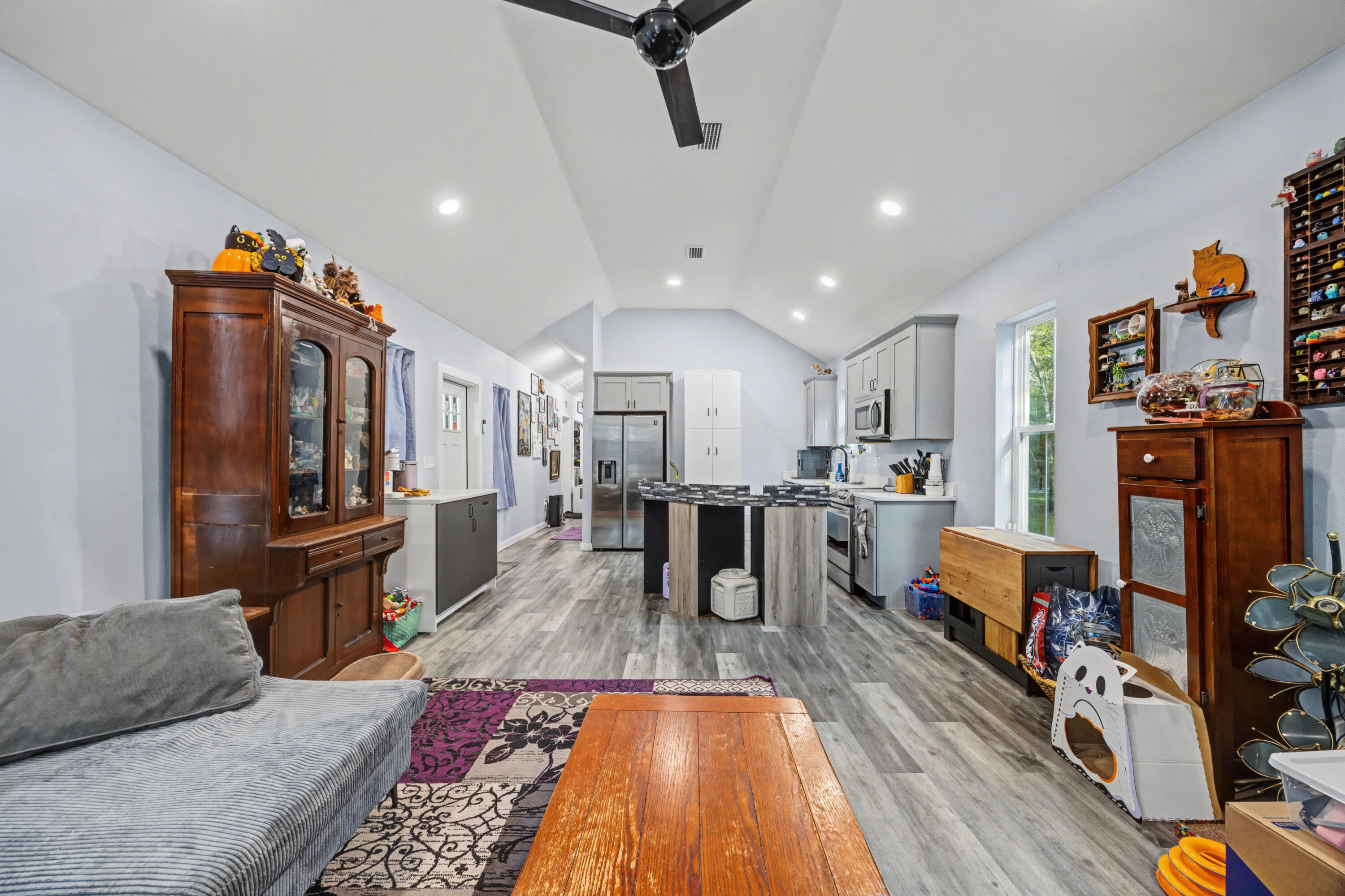 OAKWOOD LAKES ESTATES - Residential