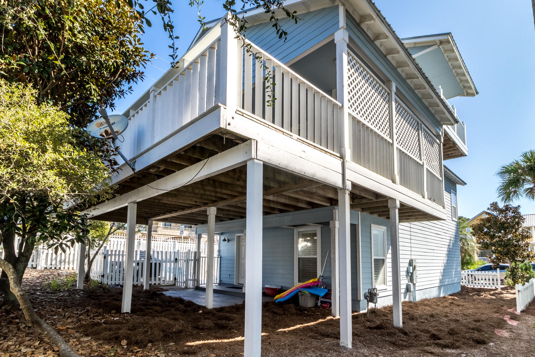 SUNRISE BEACH - Residential