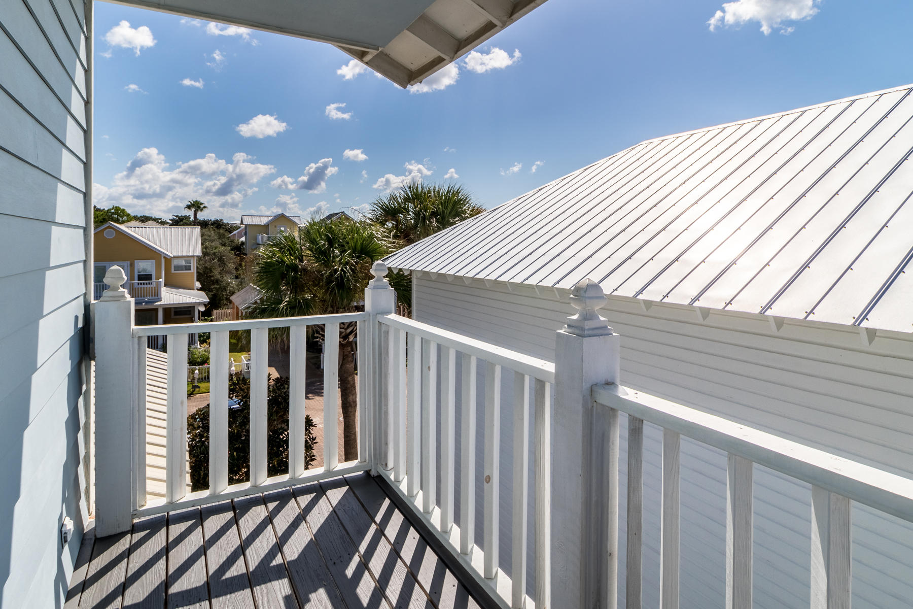 SUNRISE BEACH - Residential