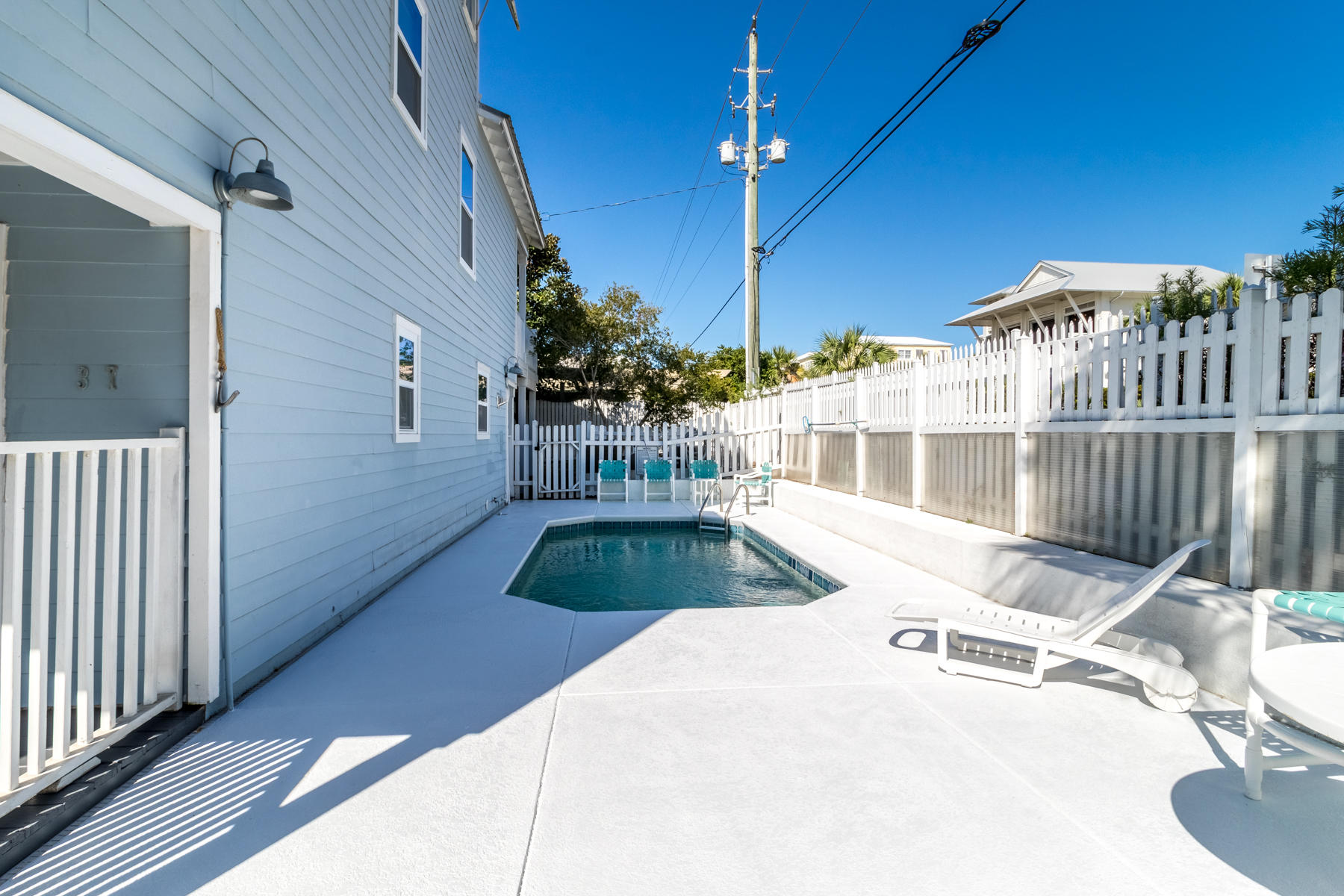 SUNRISE BEACH - Residential