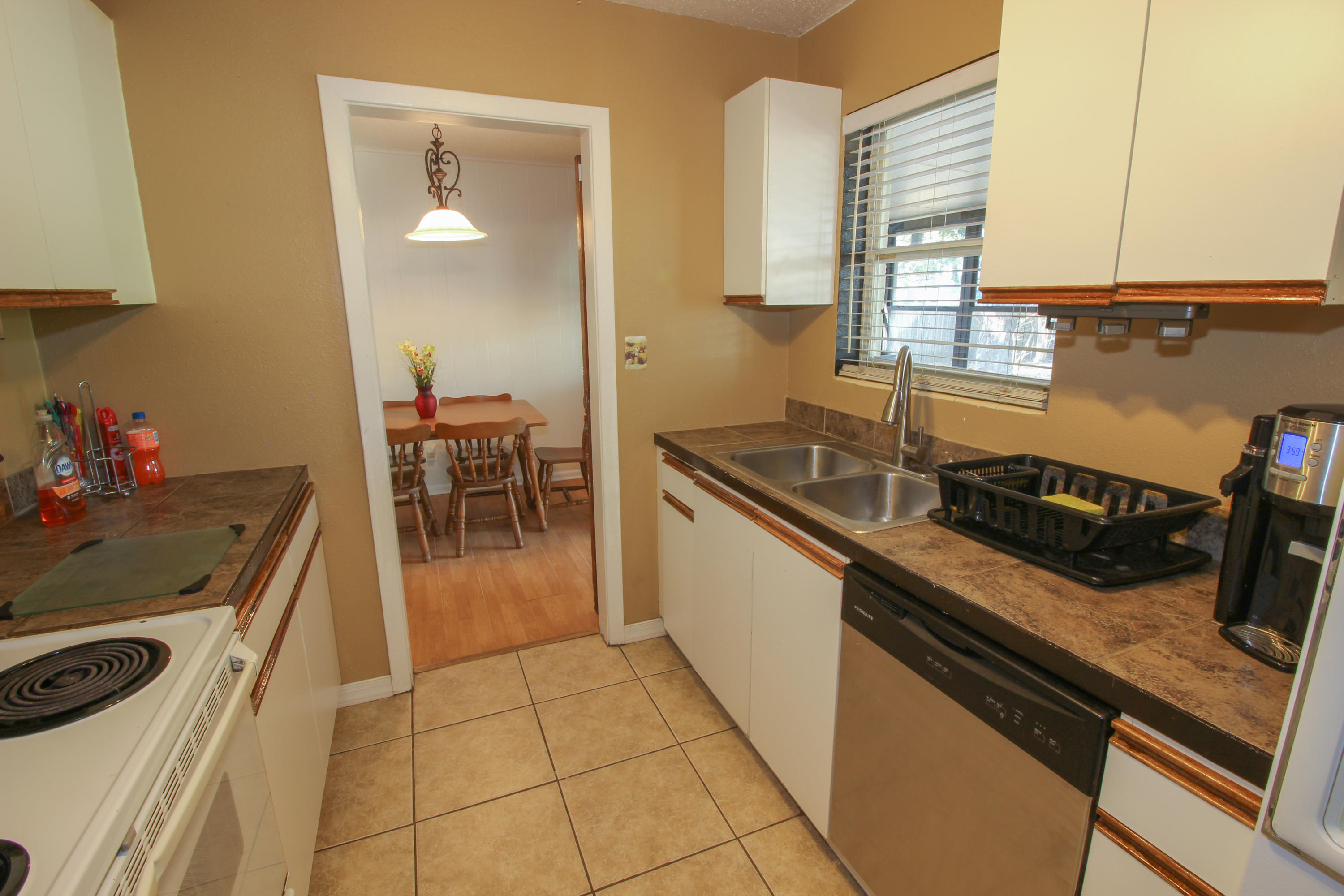 SEABREEZE ADD #3 LOT 2 BLK G - Residential