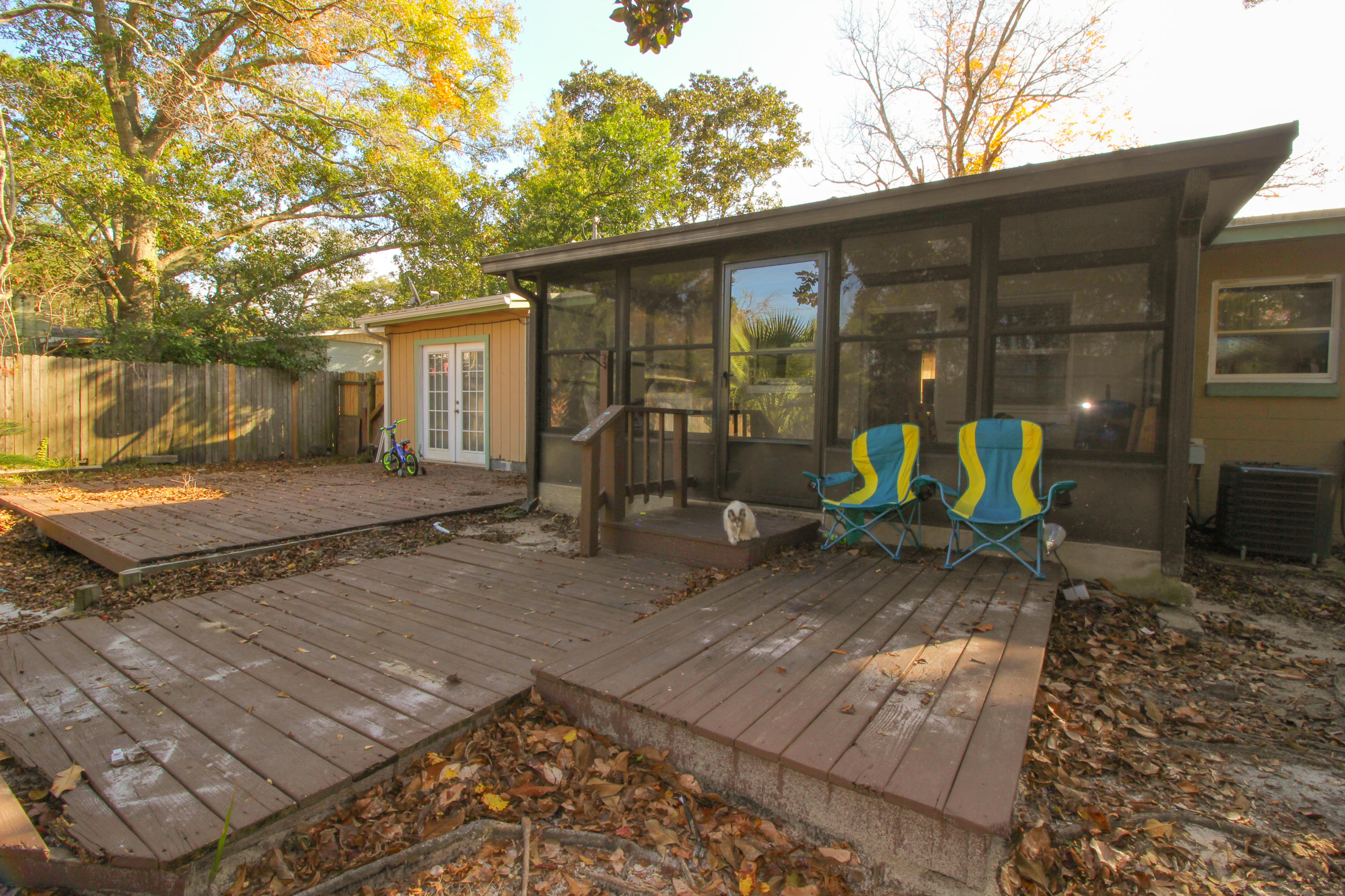 SEABREEZE ADD #3 LOT 2 BLK G - Residential