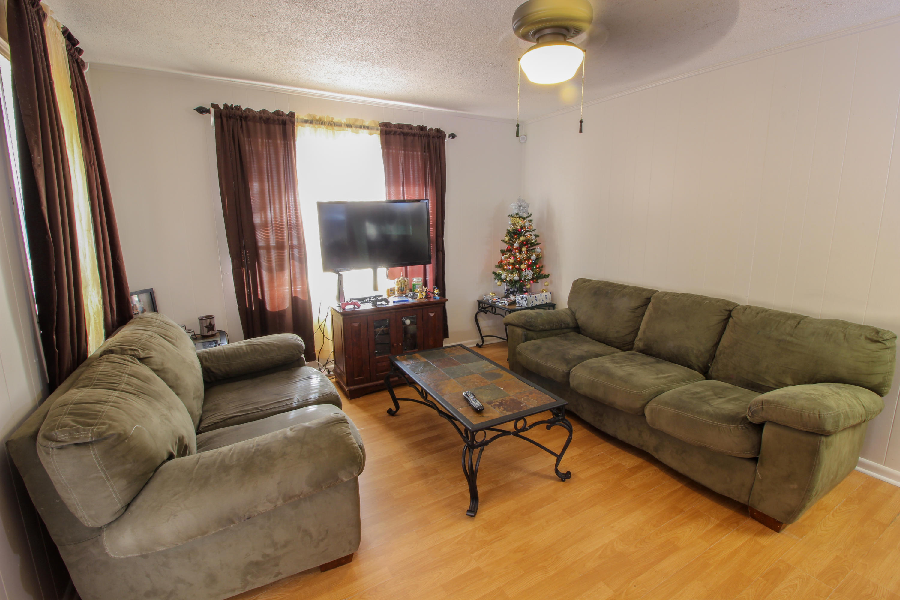 SEABREEZE ADD #3 LOT 2 BLK G - Residential