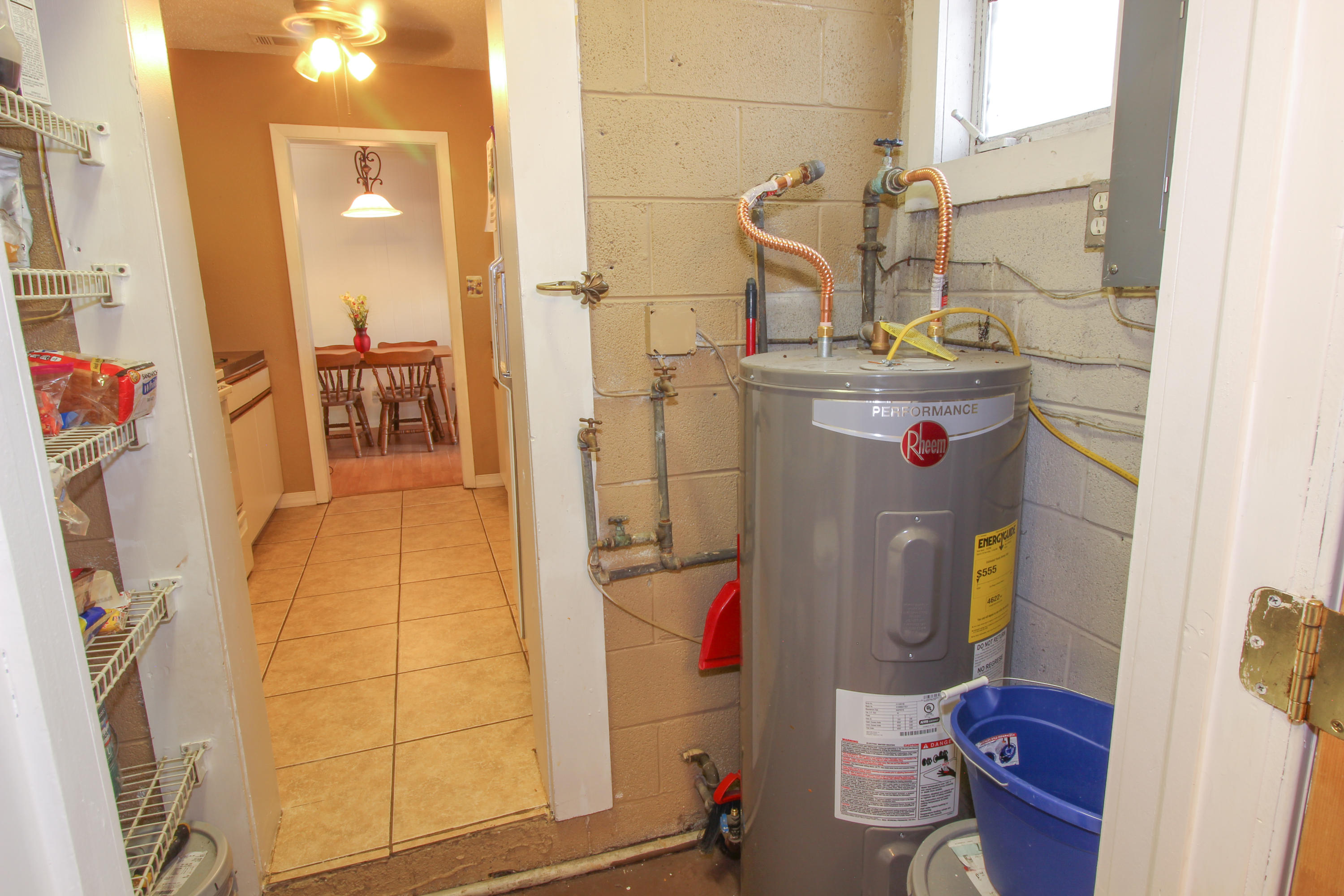 SEABREEZE ADD #3 LOT 2 BLK G - Residential