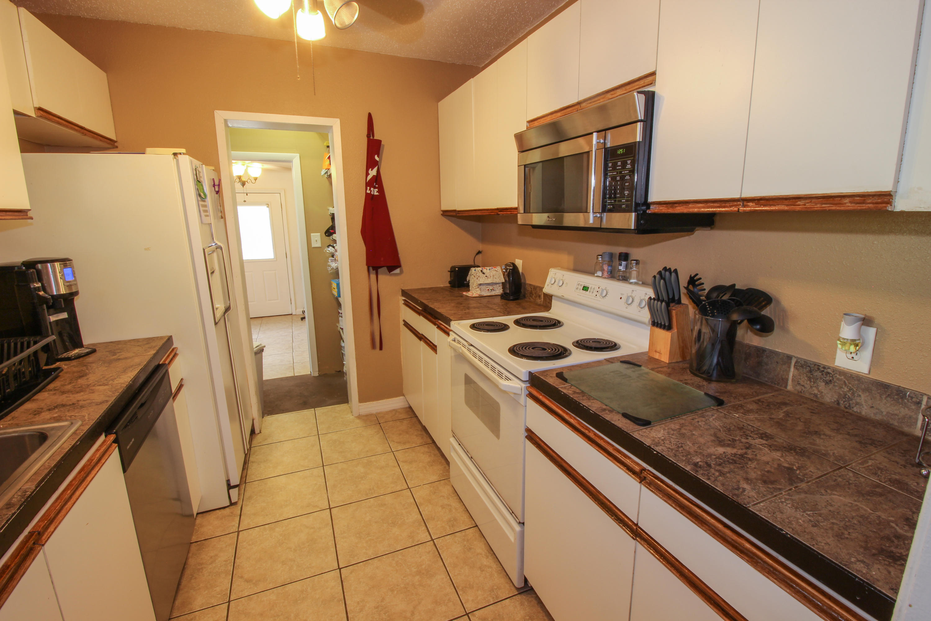 SEABREEZE ADD #3 LOT 2 BLK G - Residential