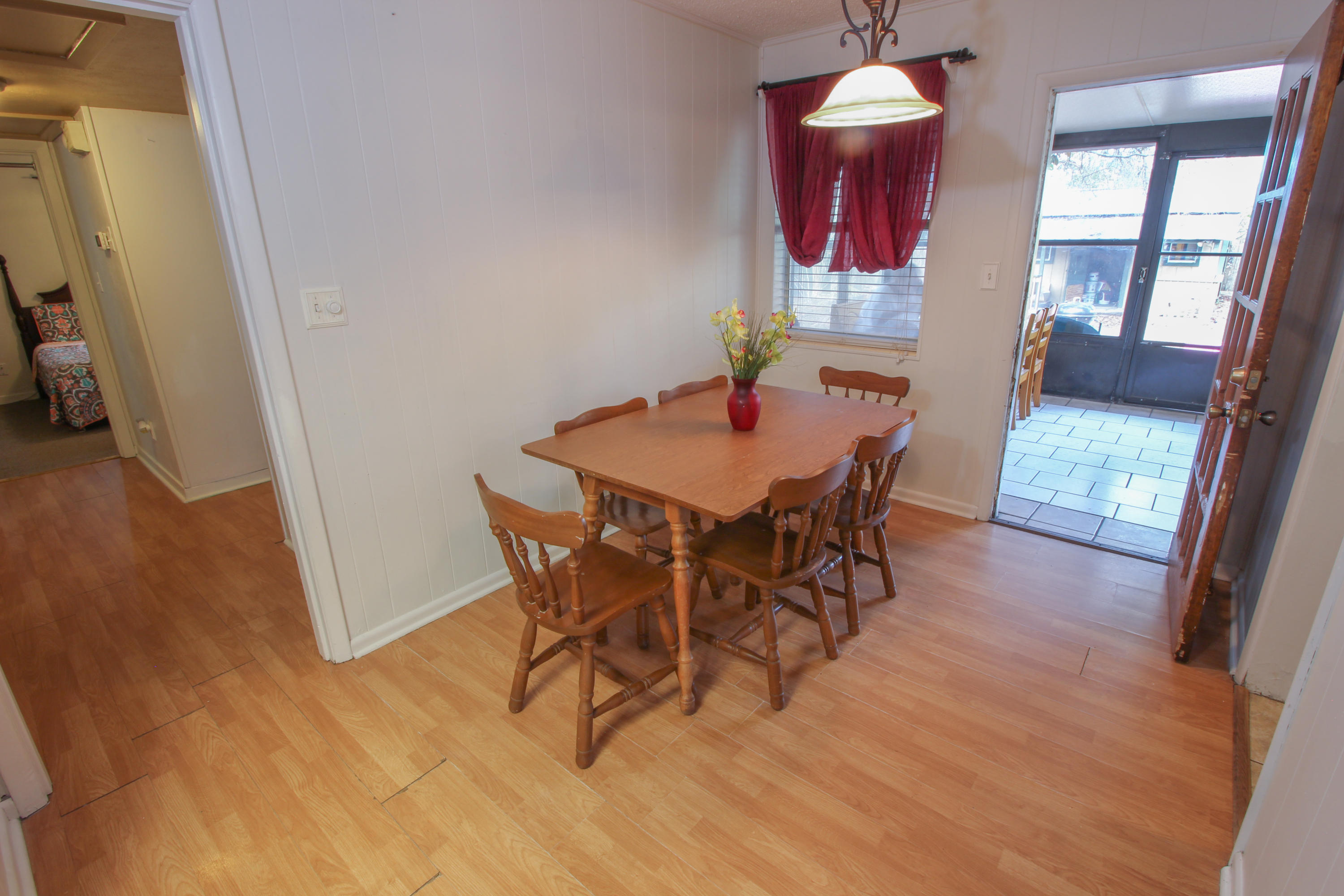 SEABREEZE ADD #3 LOT 2 BLK G - Residential