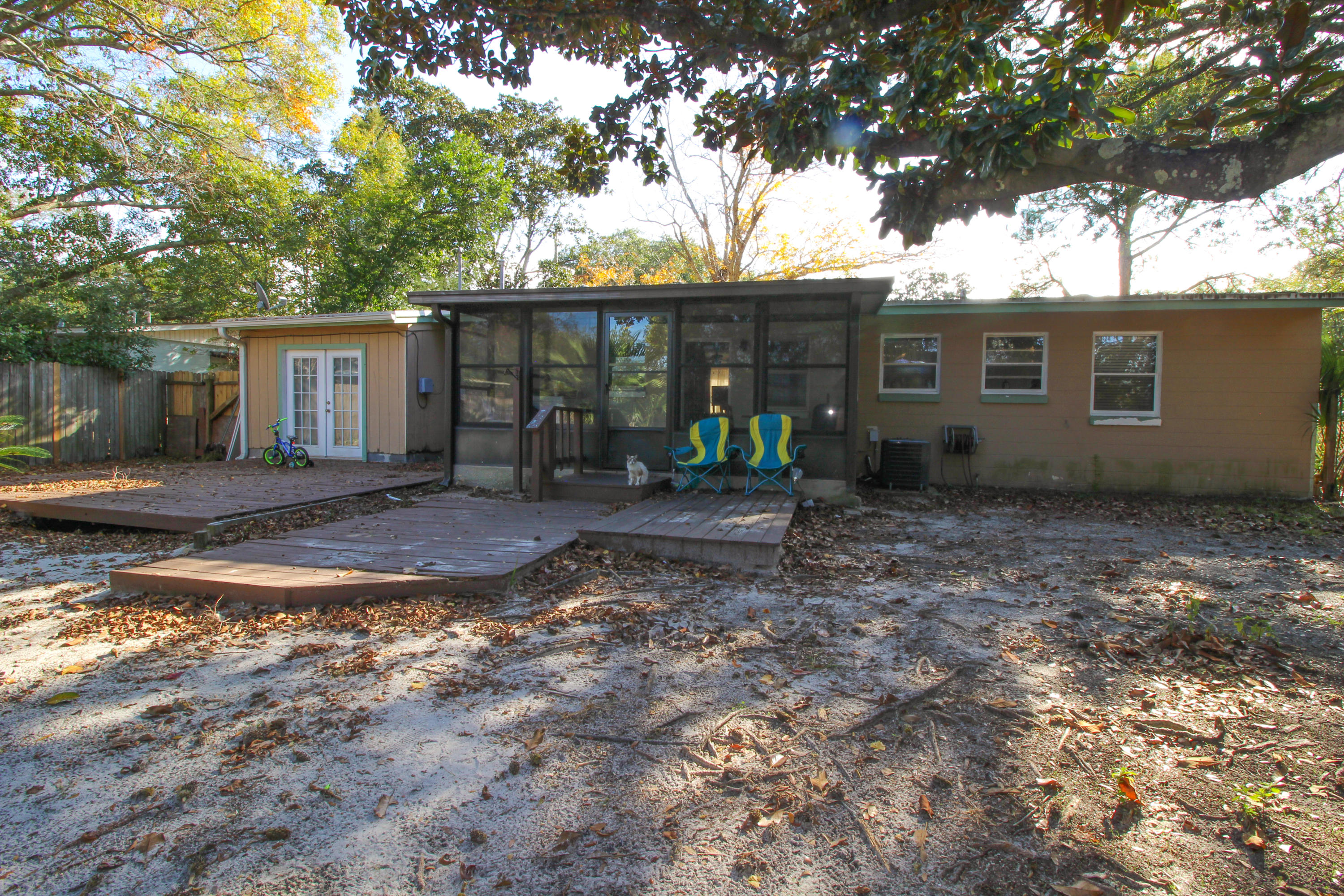 SEABREEZE ADD #3 LOT 2 BLK G - Residential