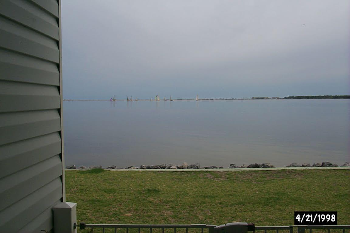 FINISTERRA CONDO - Residential