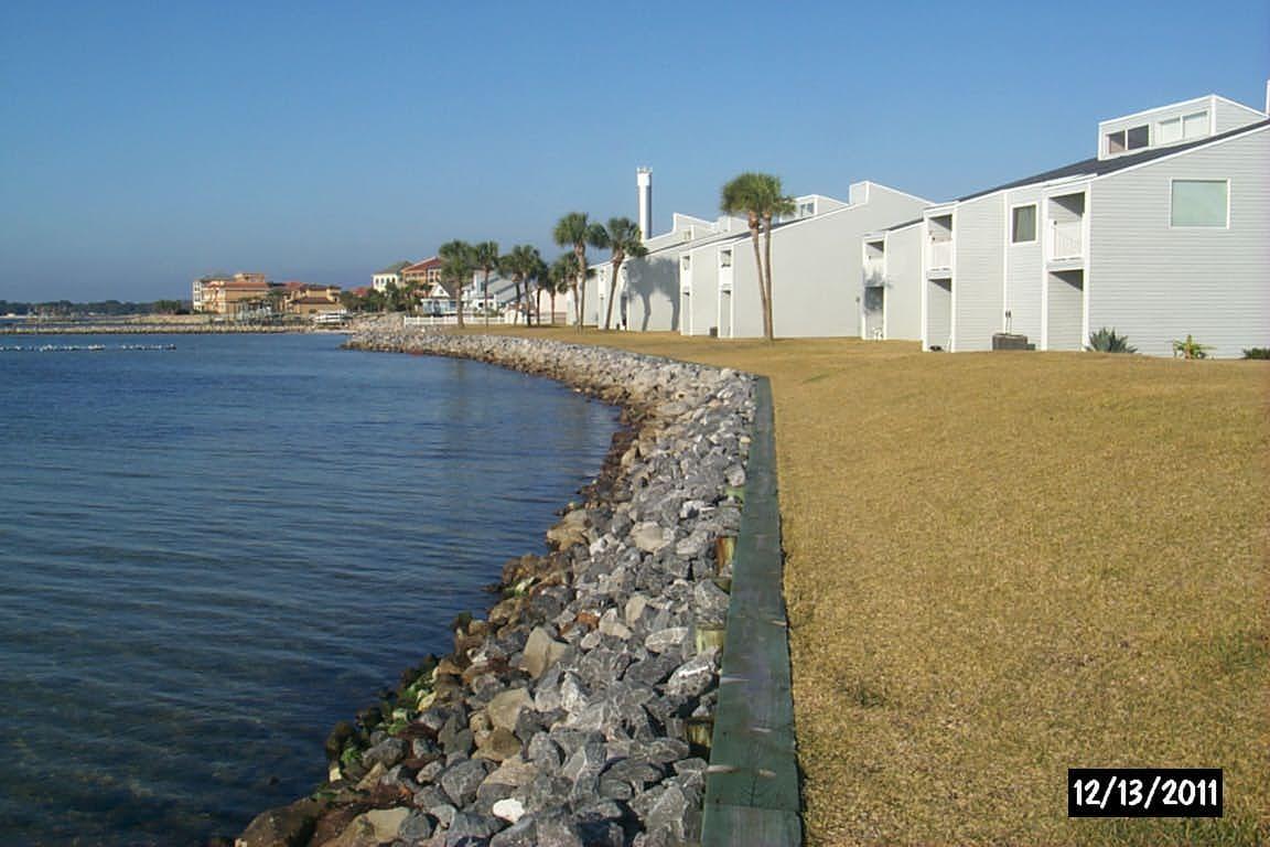 FINISTERRA CONDO - Residential