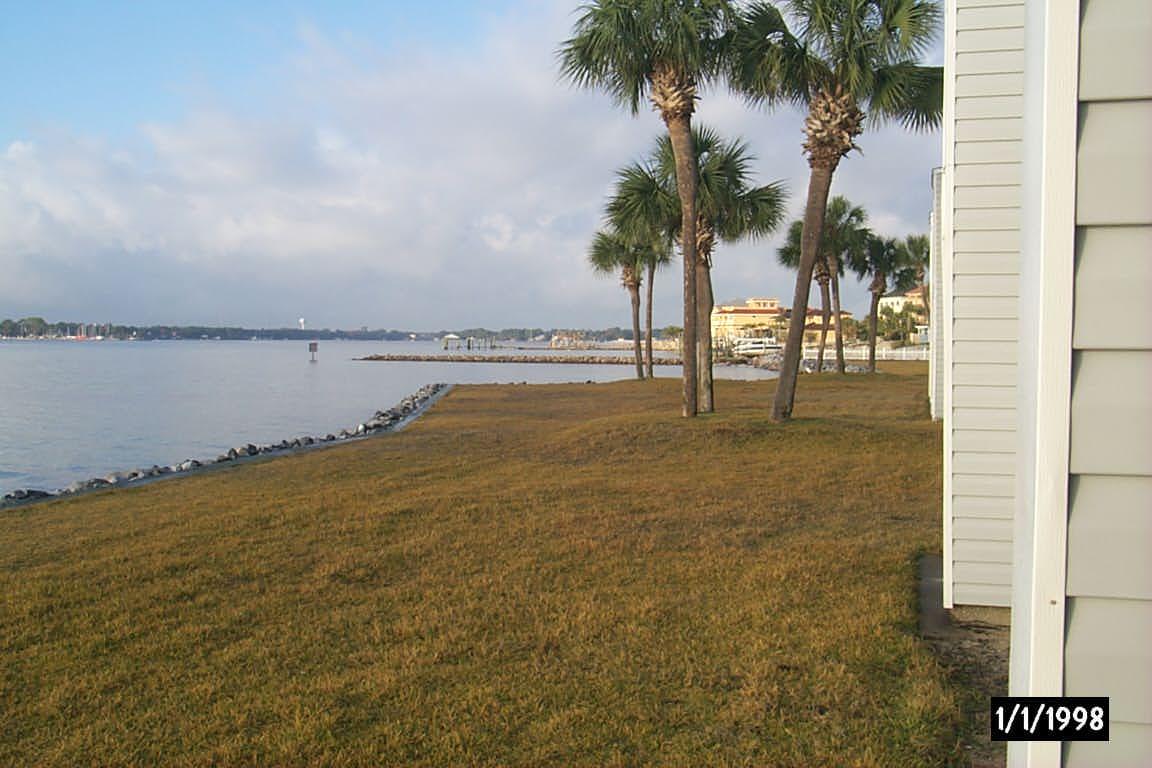 FINISTERRA CONDO - Residential