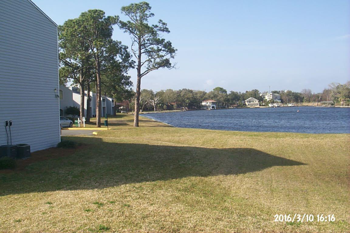 FINISTERRA CONDO - Residential