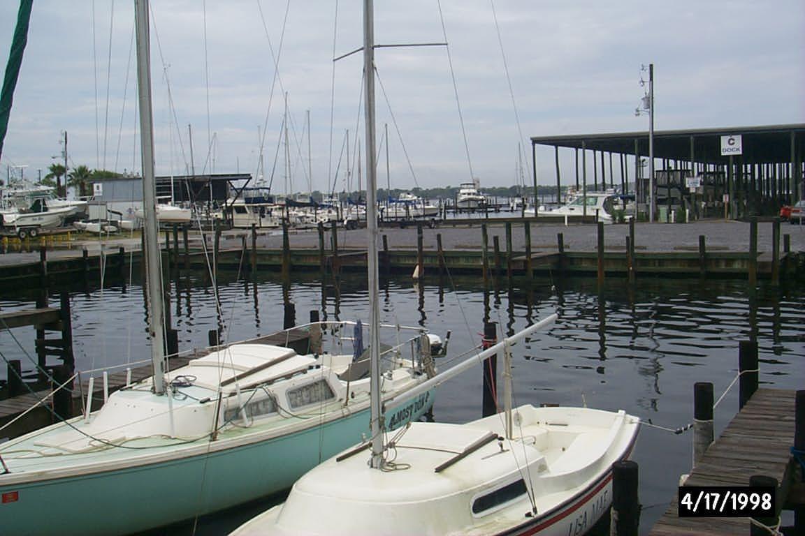 FINISTERRA CONDO - Residential