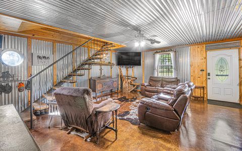 A home in DeFuniak Springs