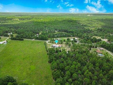 A home in DeFuniak Springs