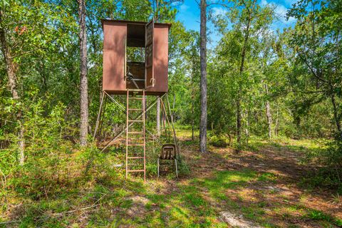 A home in DeFuniak Springs