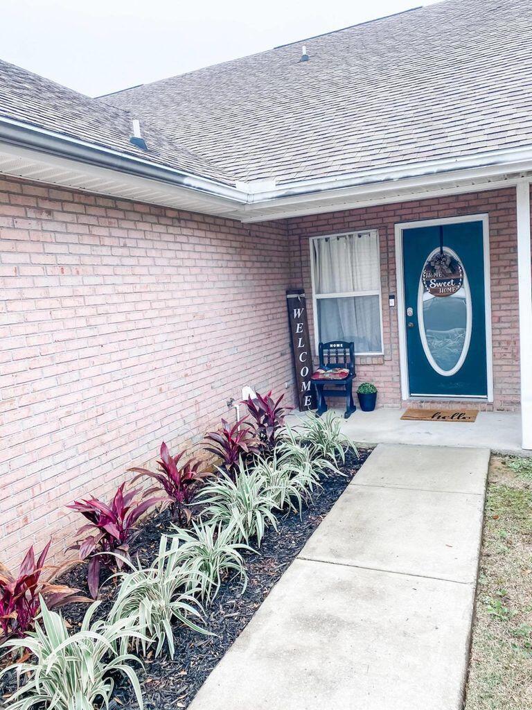 YACHT CLUB OAKS - Residential Lease