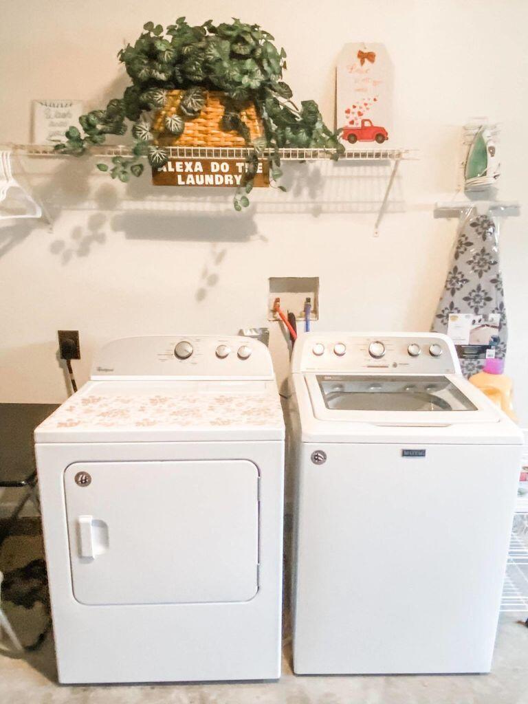 YACHT CLUB OAKS - Residential Lease