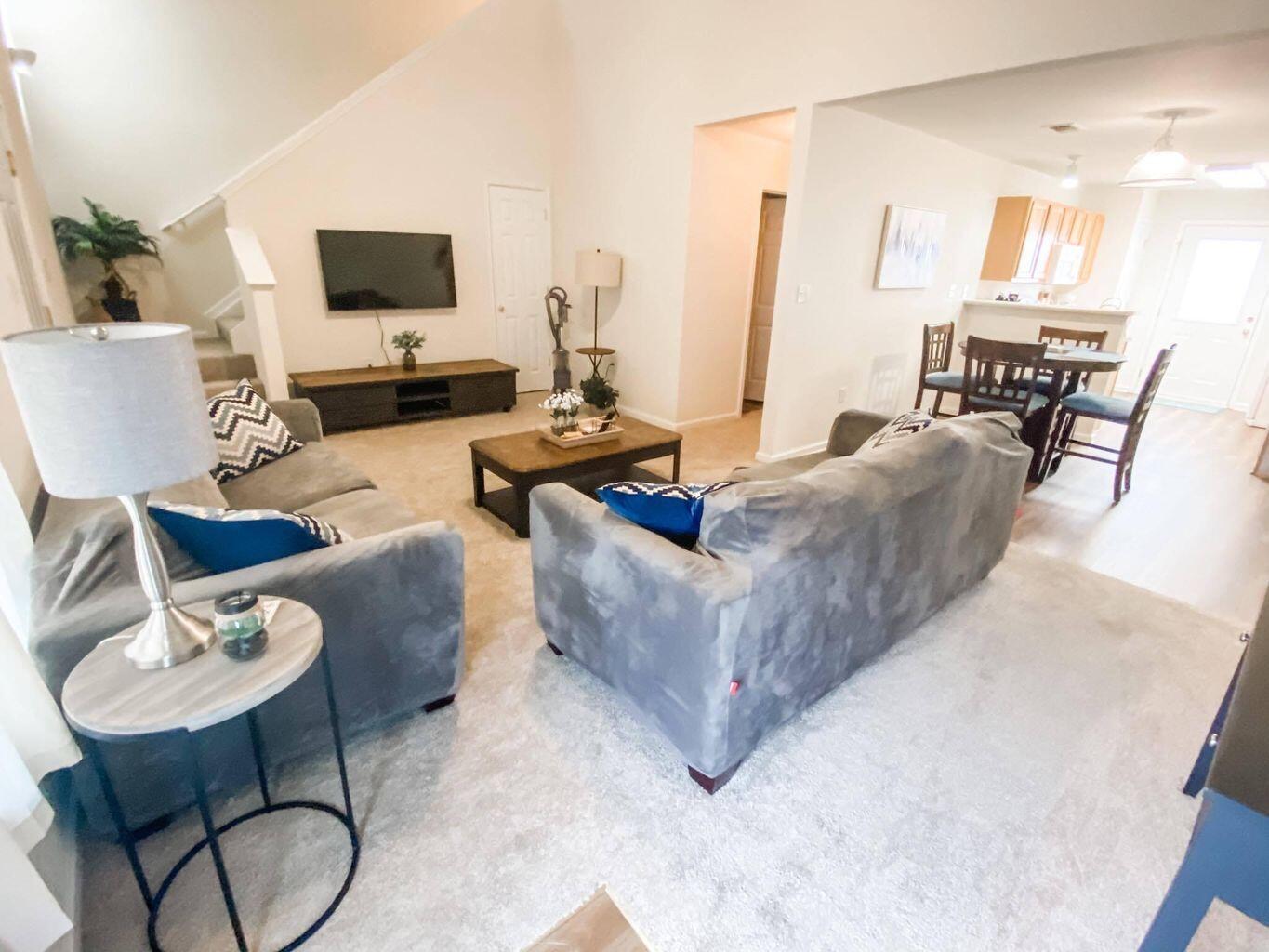 YACHT CLUB OAKS - Residential Lease