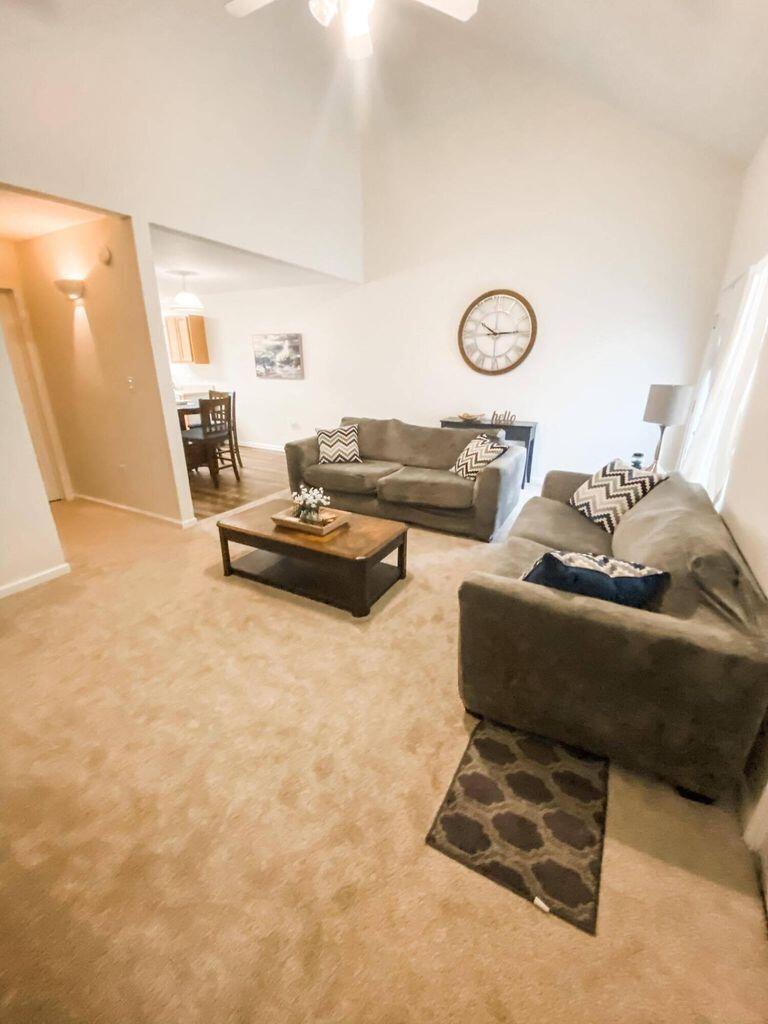 YACHT CLUB OAKS - Residential Lease