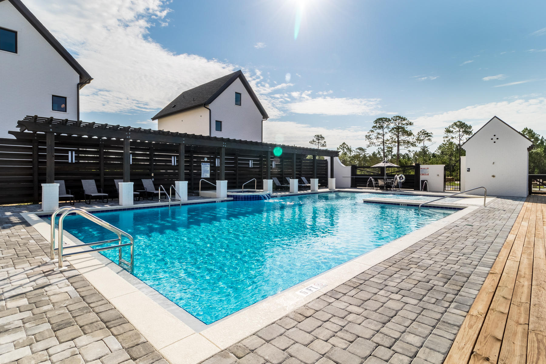 RIDGEWALK - Residential